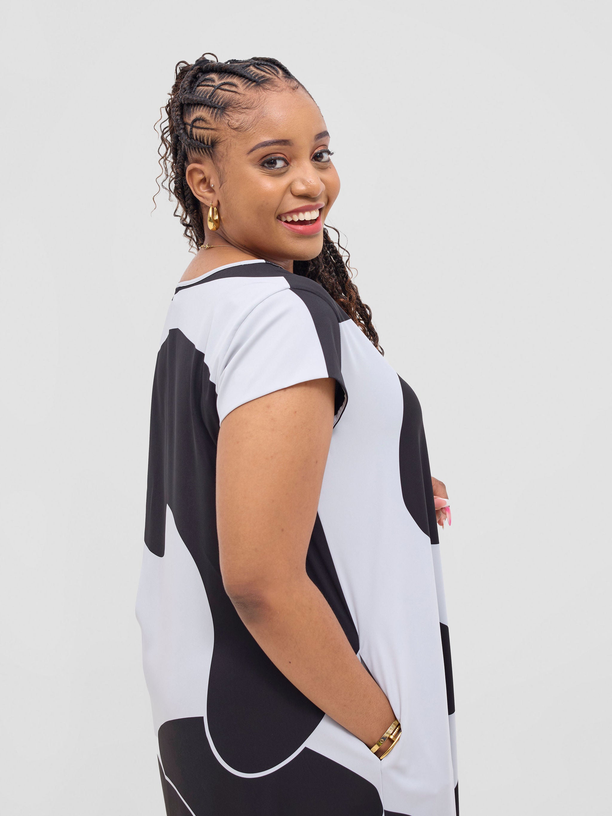 Vivo Sakari Cap Sleeve Maxi Dress - Light Grey / Black Meda Print