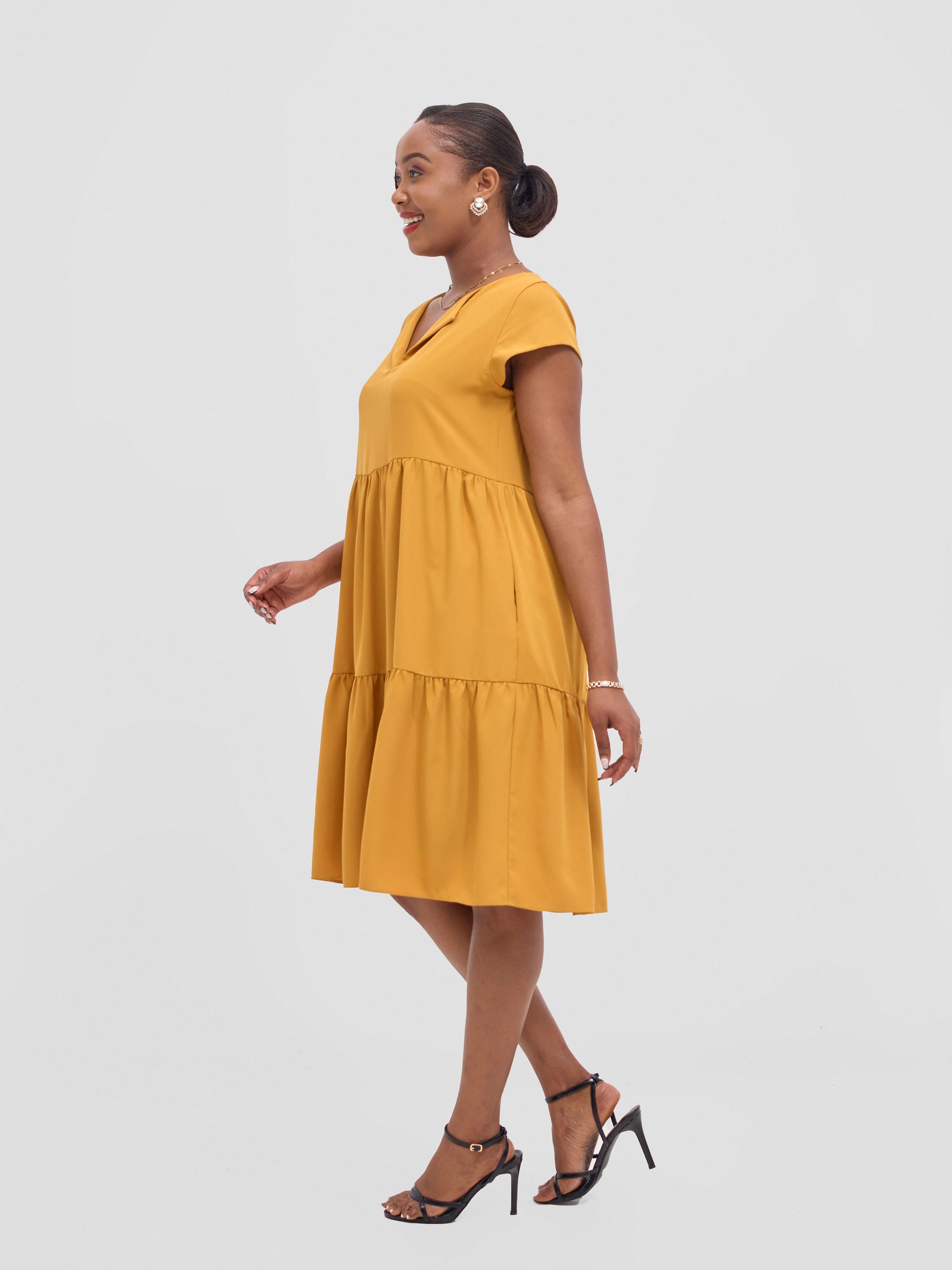 Vivo Pelia Round Neck Dress - Mustard