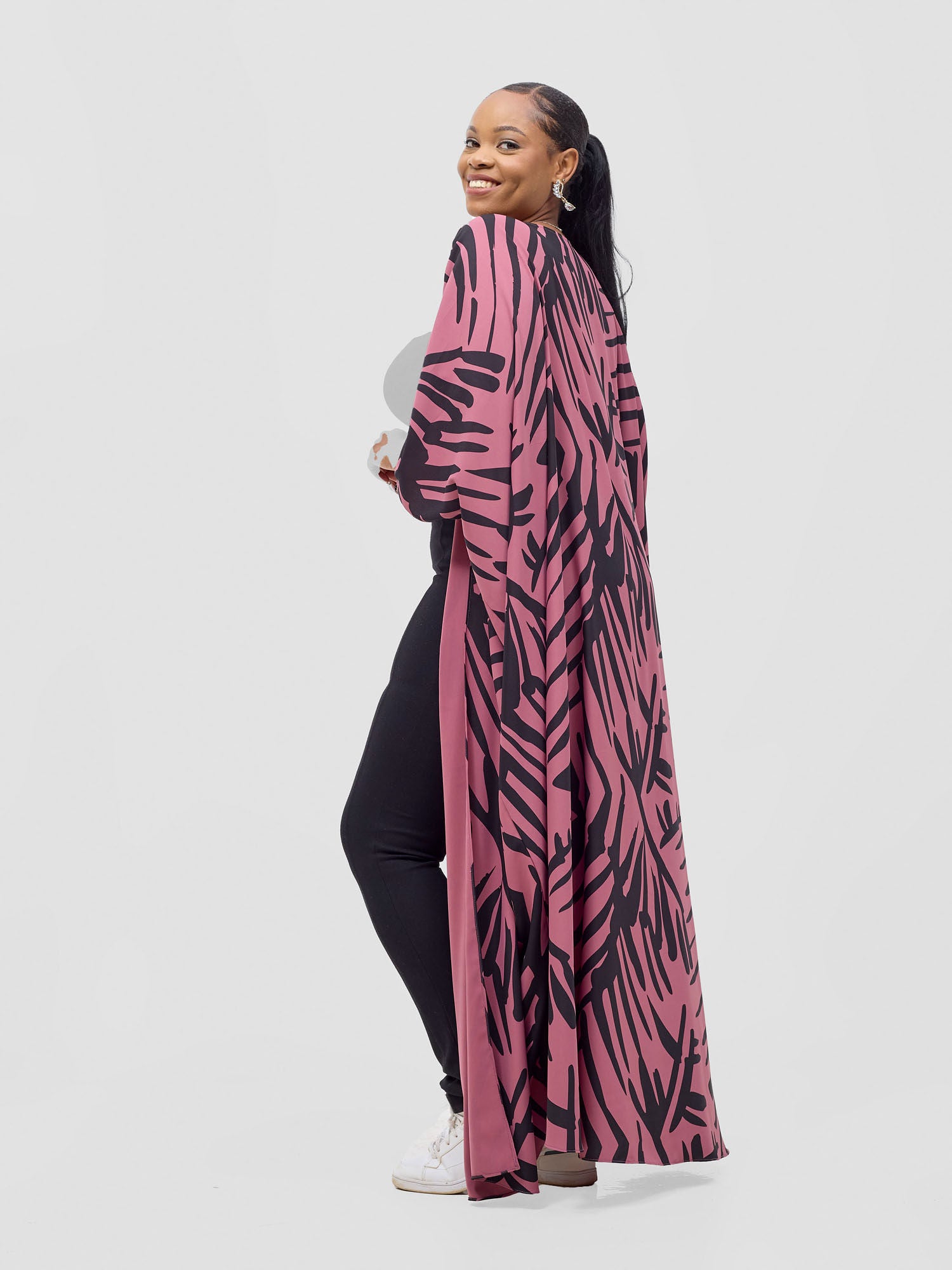 Vivo Ayla Maxi Kimono - Dusty Pink / Black Lala Print