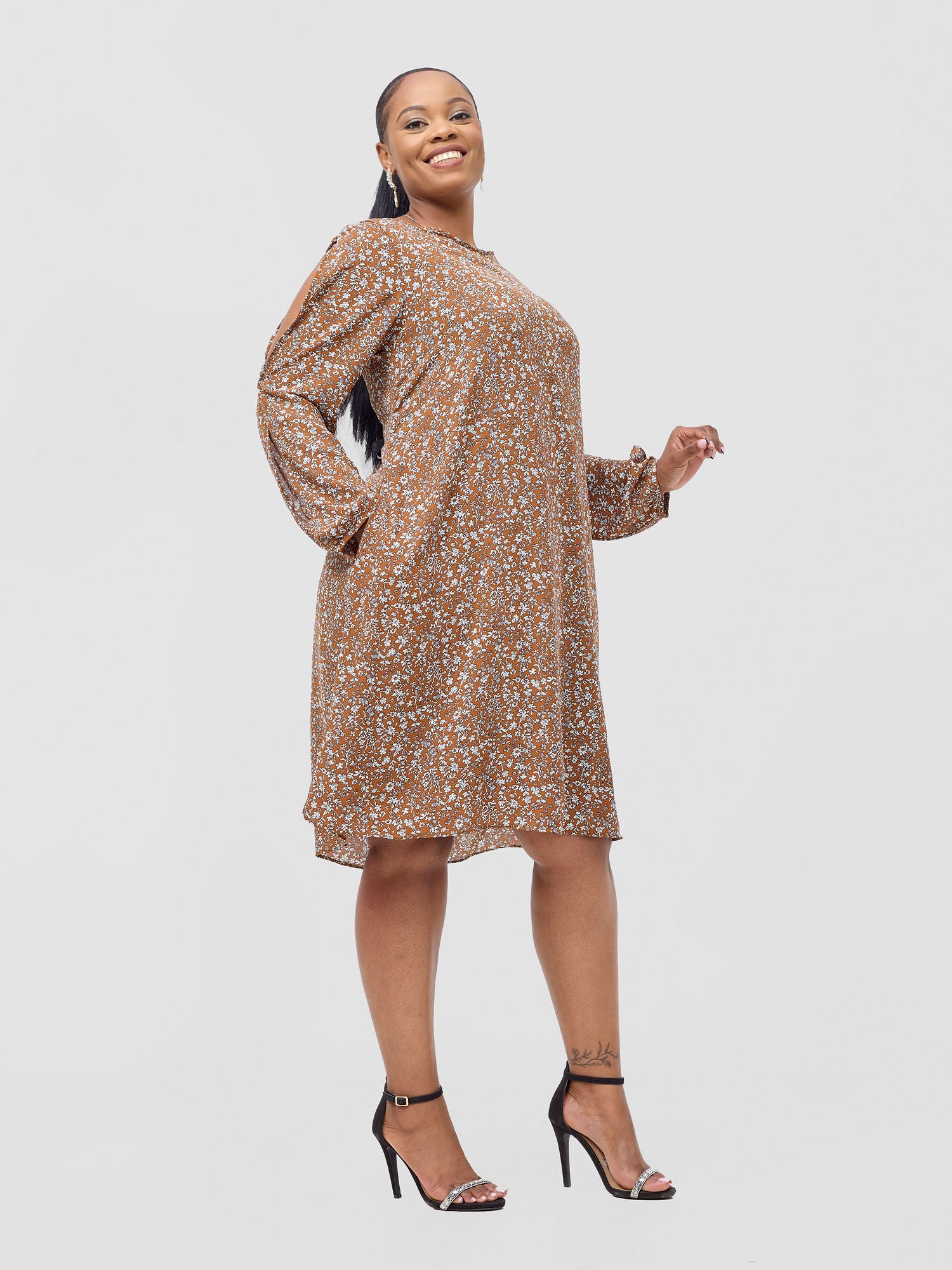 Vivo Lamu Knee Length Chiffon Dress - Dark Brown / White Omara Print