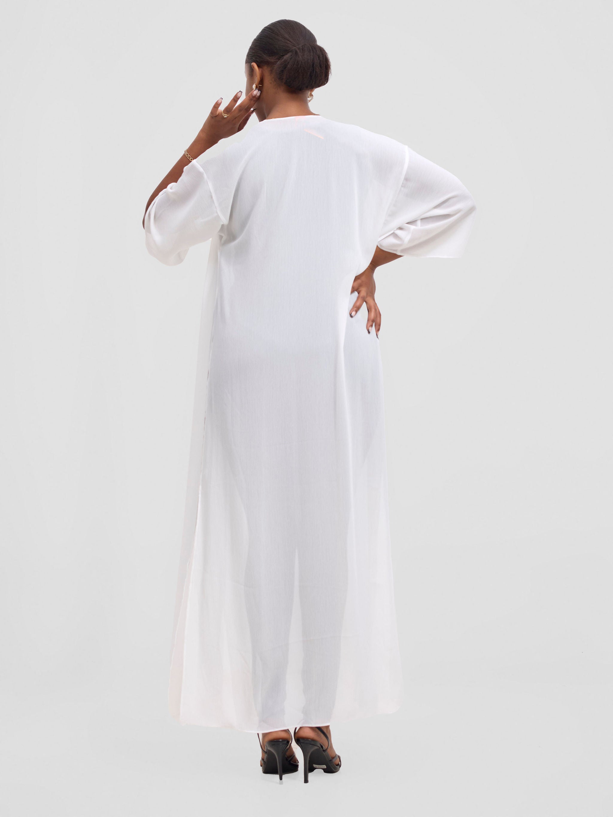 Vivo Basic Nandi High Slit Kimono - White