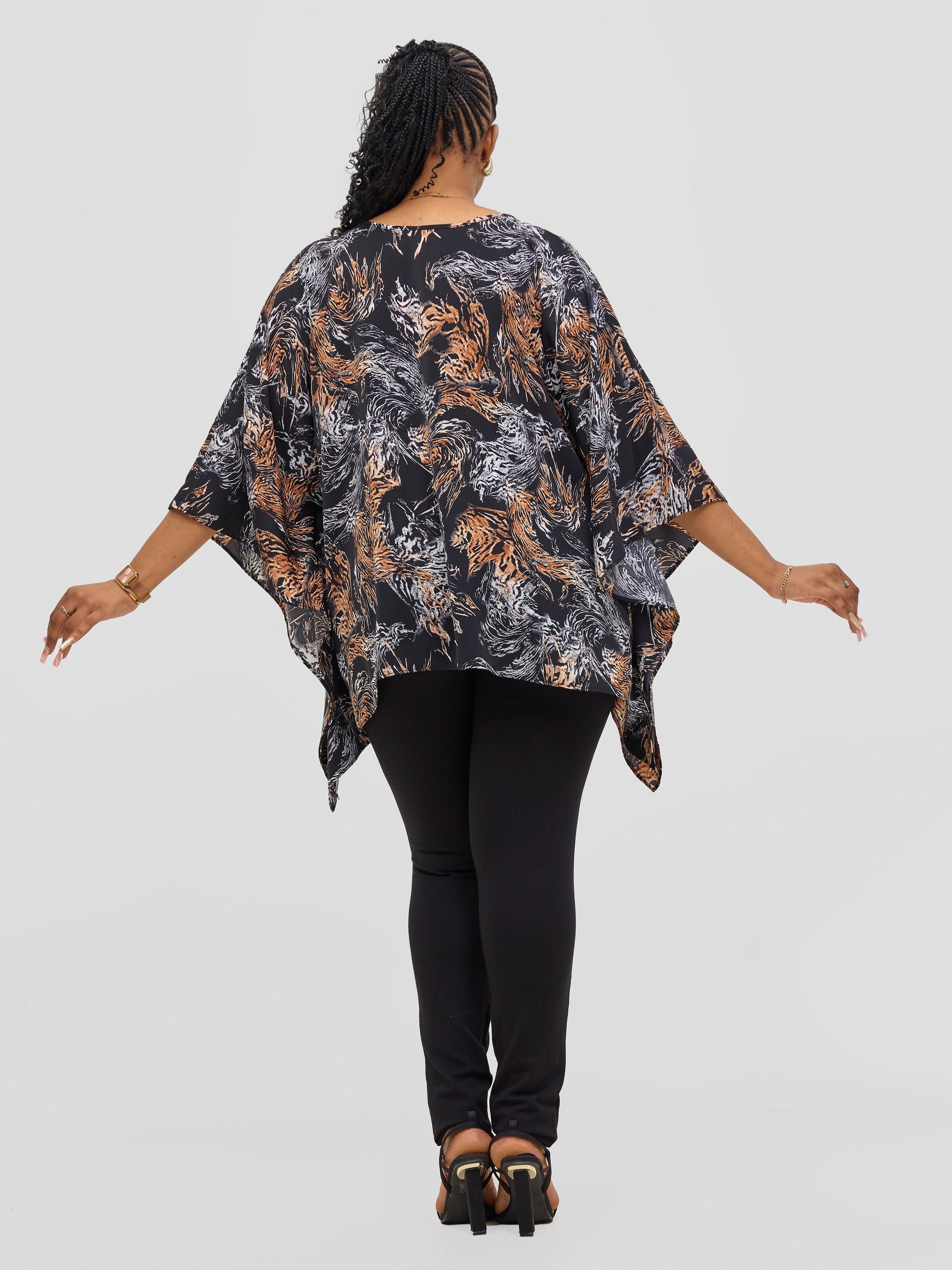 Vivo Ayana Wide Top - Black / Grey Print