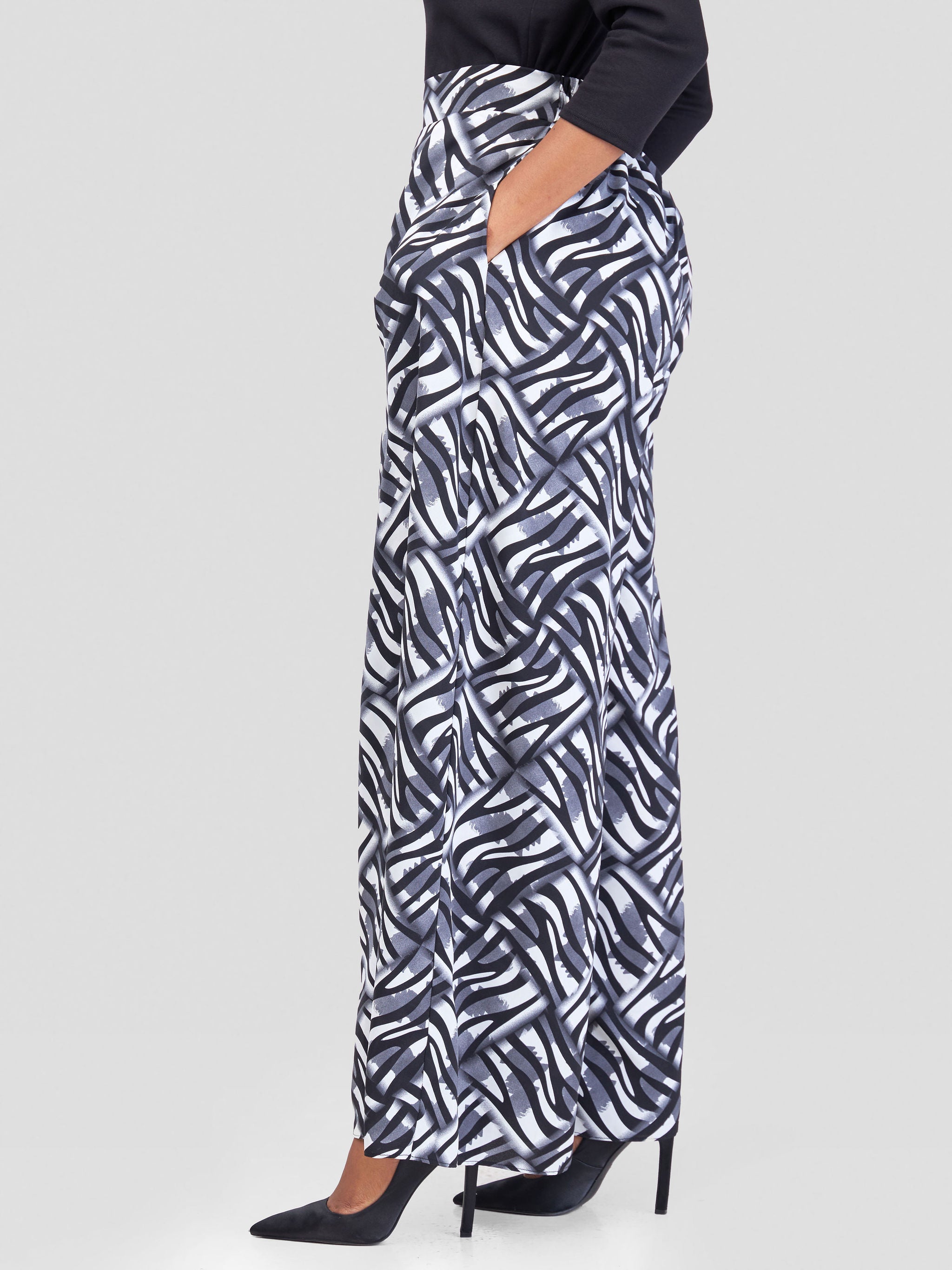 Vivo Basic Crepe Pants - Black / Grey Abstract Print