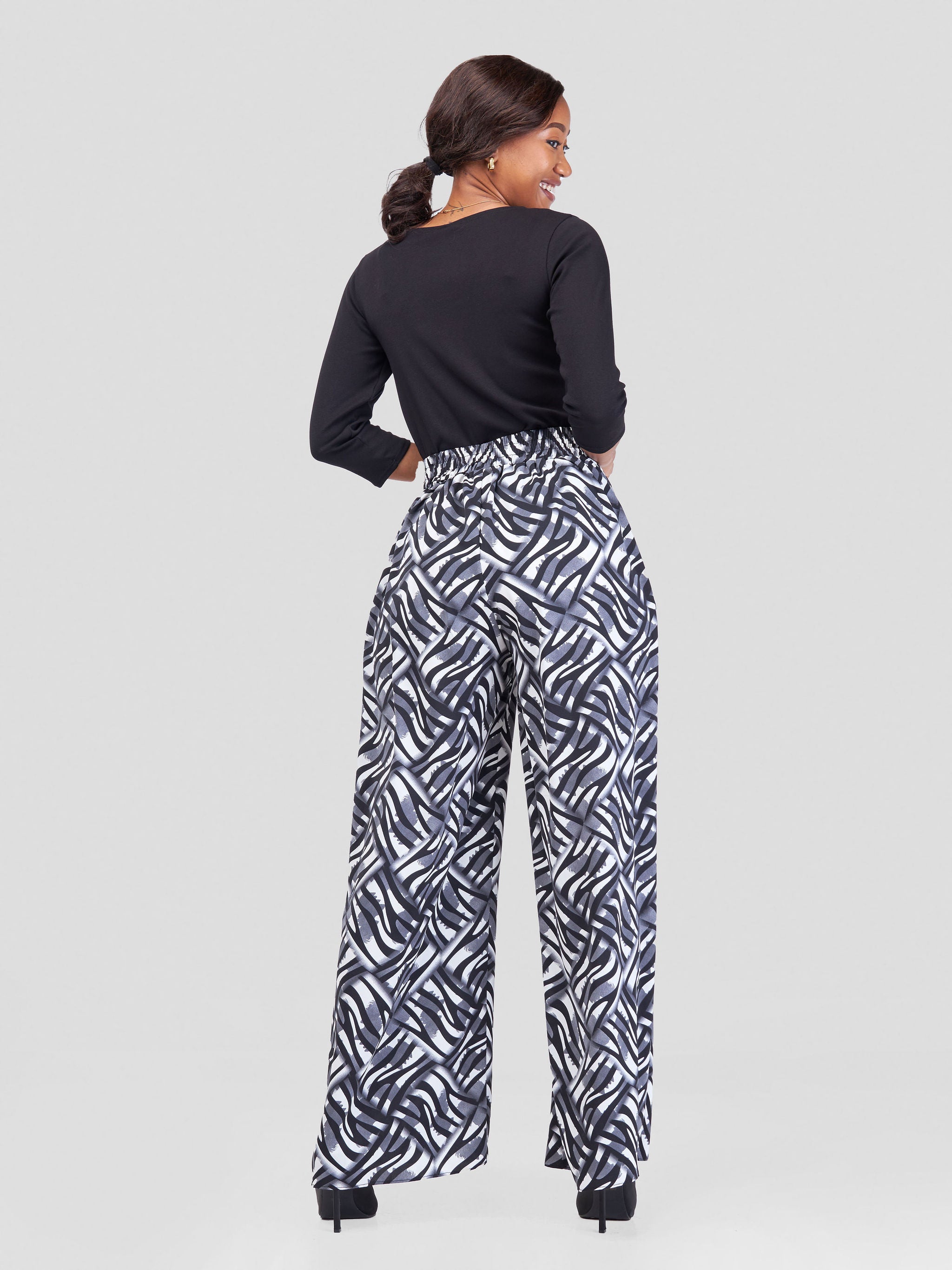 Vivo Basic Crepe Pants - Black / Grey Abstract Print