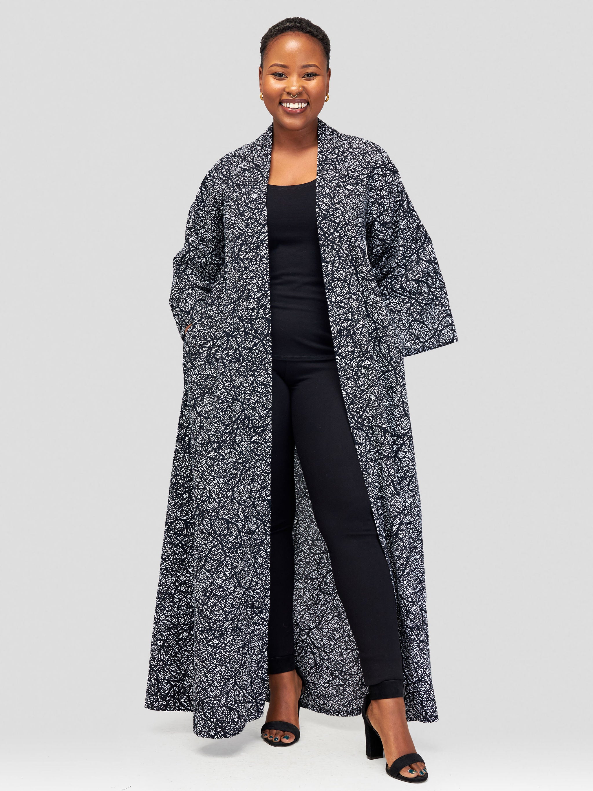 Vivo Kitenge Maxi Kimono - Black / White Ankara Print
