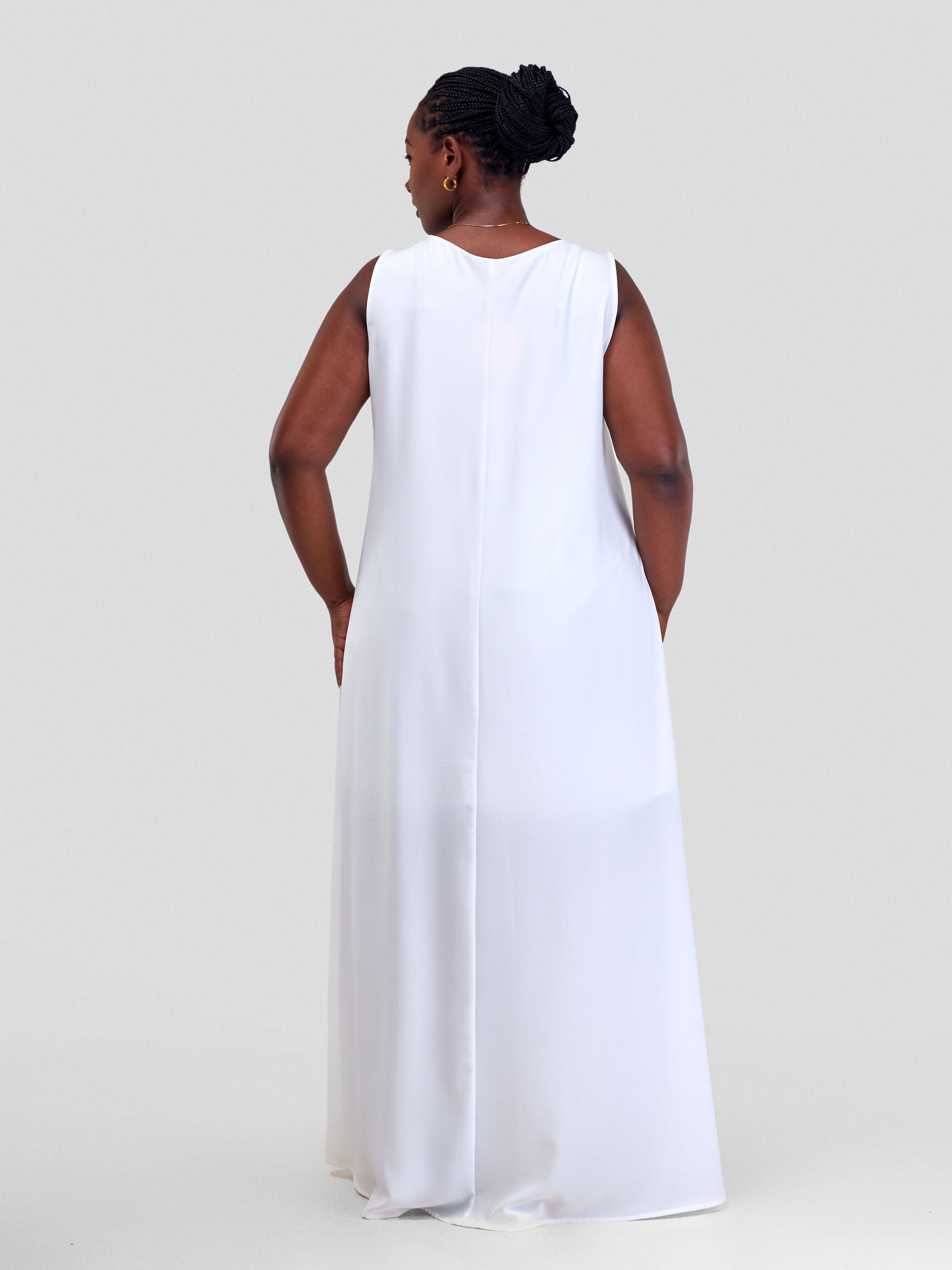 Vivo Ava Front Pleat Maxi Dress - White