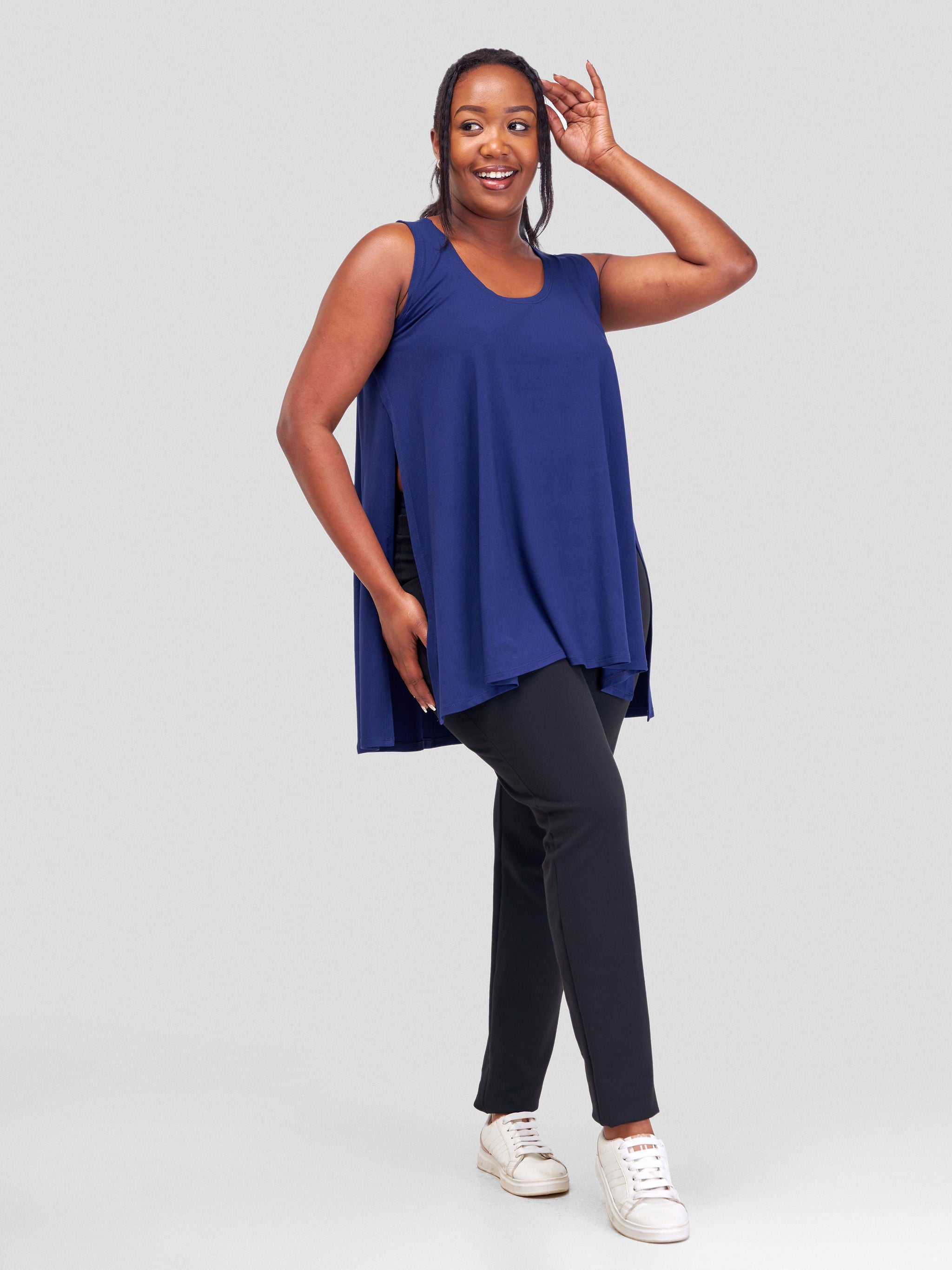 Vivo Amara Sleeveless High Low Top - Navy