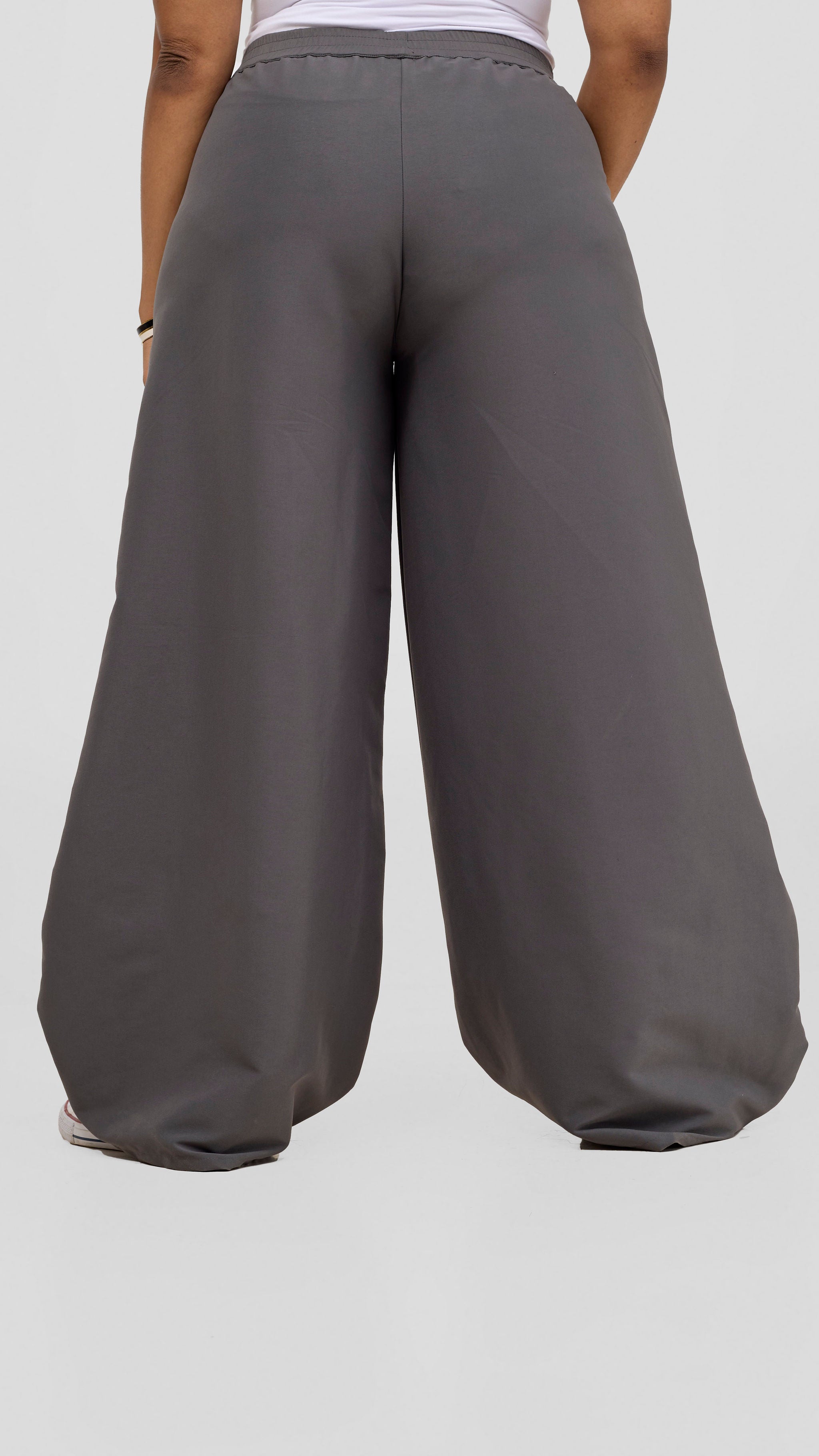 Zoya Temo Parachute Pants -Dark Grey