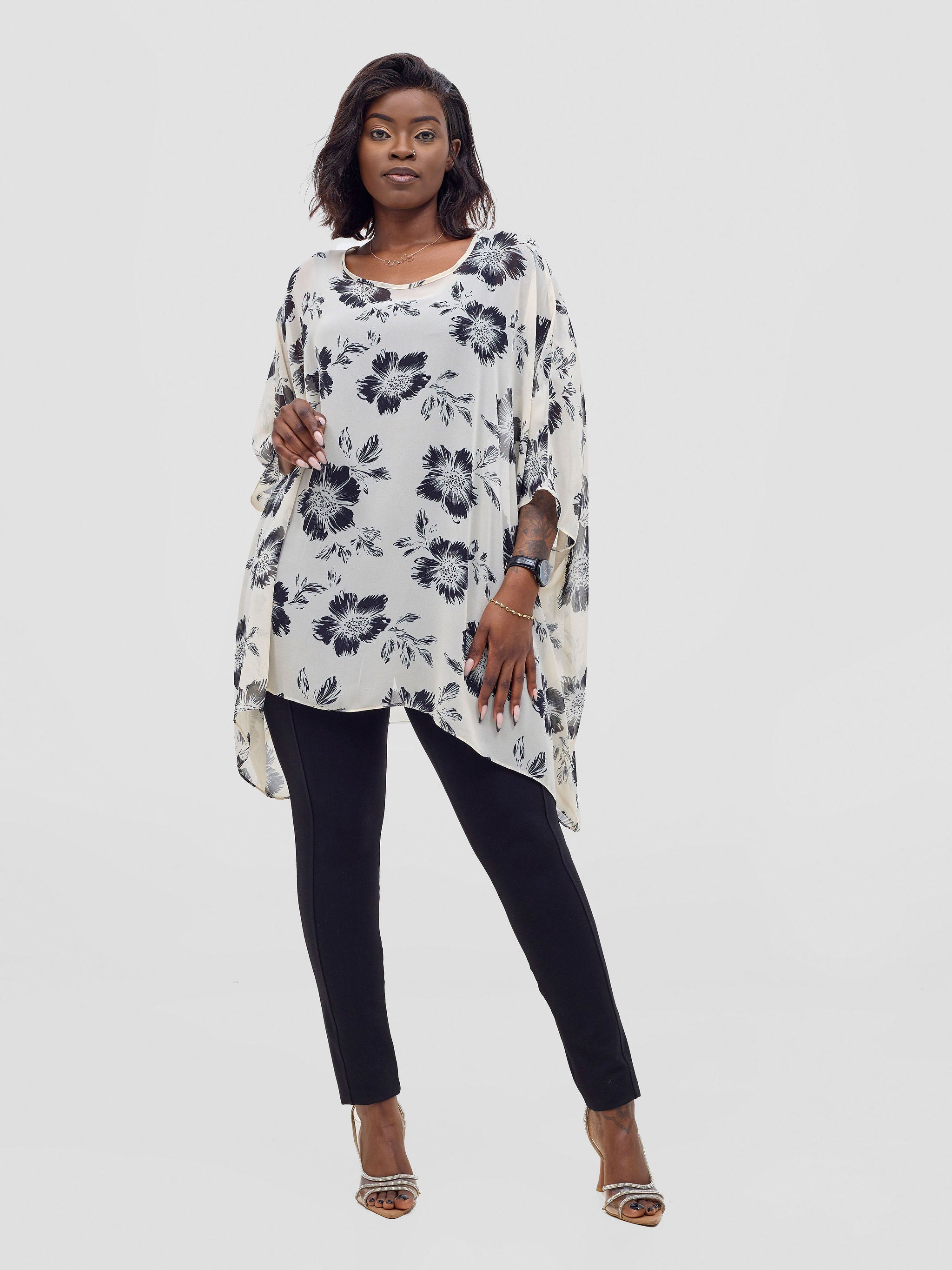 Vivo Basic Liv Chiffon Top - Off-white / Black Print