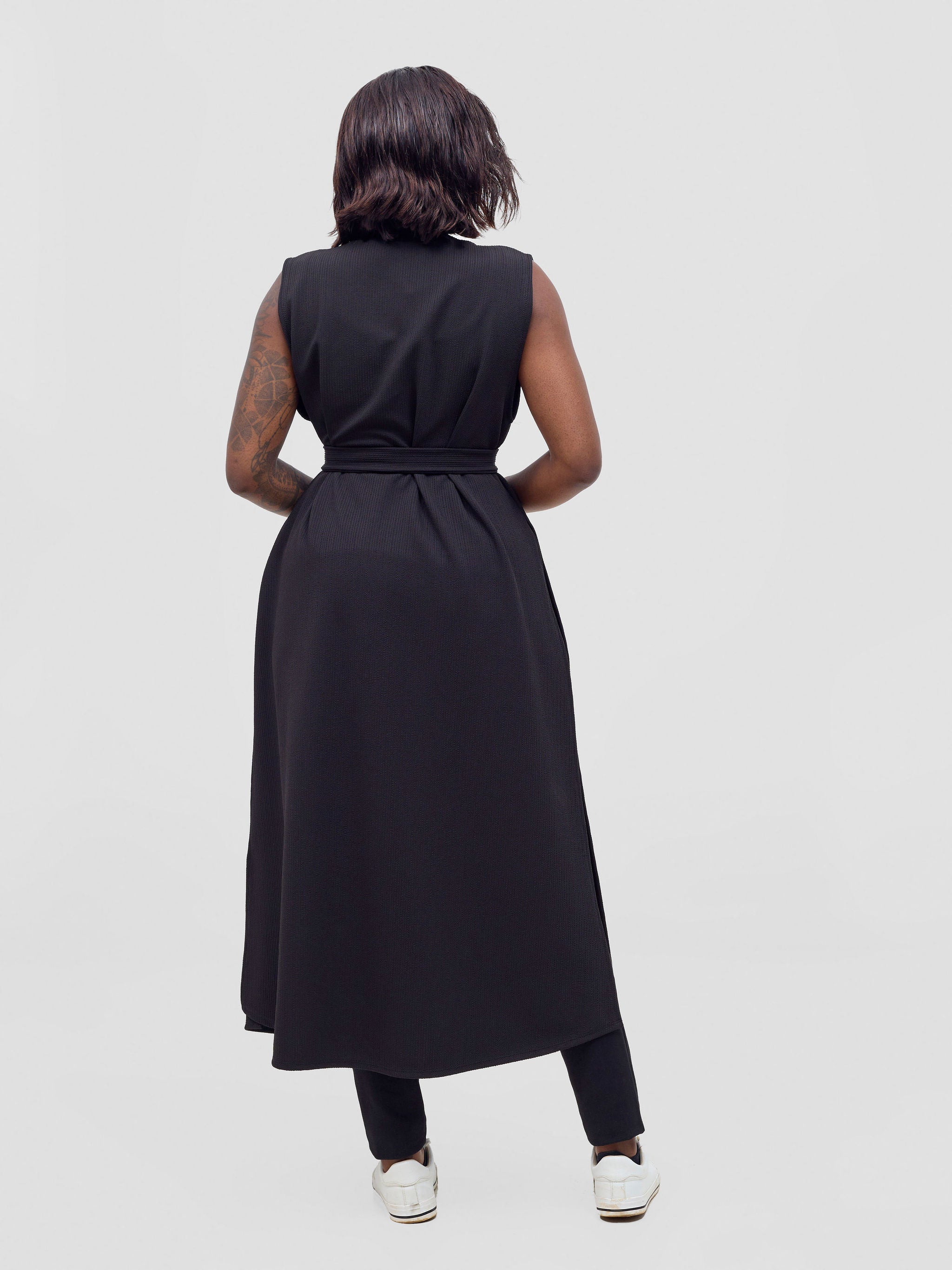 Vivo Chela Sleeveless Waterfall - Black
