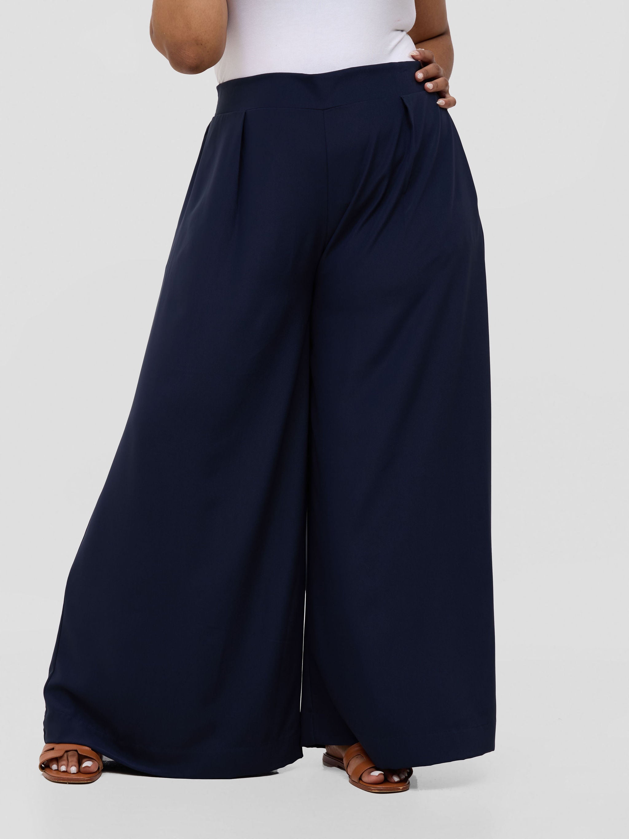 Vivo Serwa Crepe Pants - Dark Navy