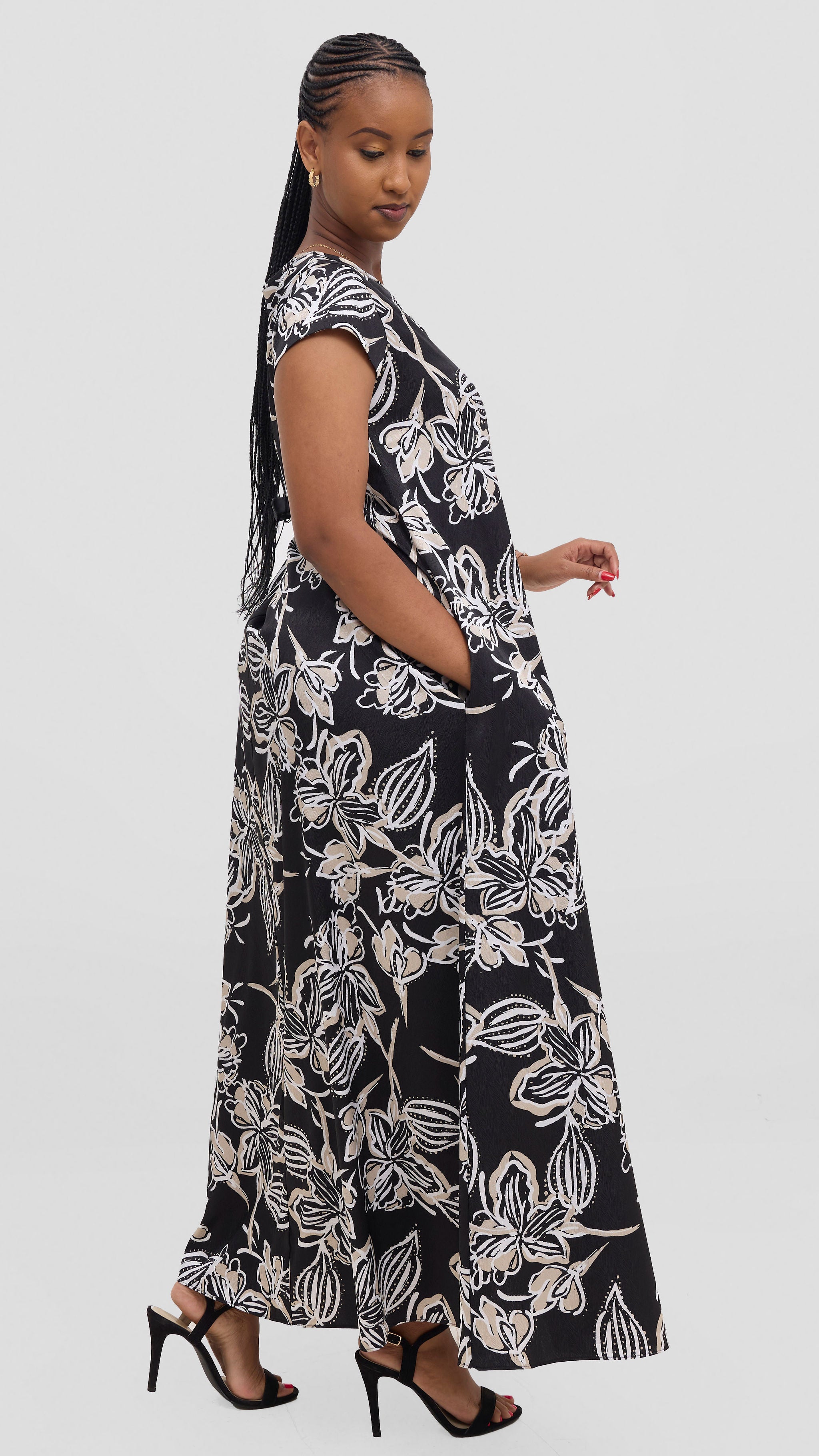 Vivo Sierra Maxi Chiffon Dress - Black / Beige Print