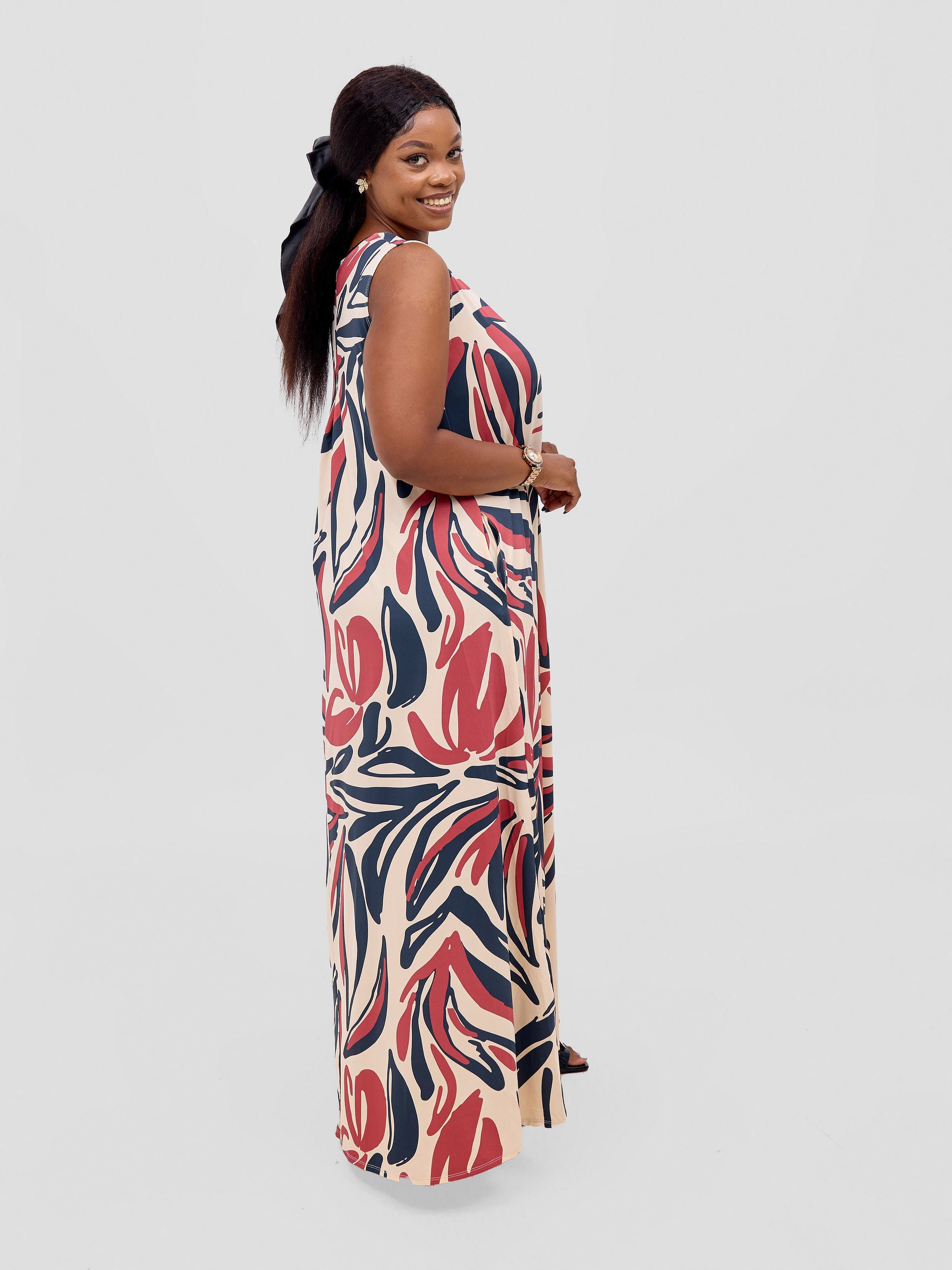 Vivo Lumi Back Pleat Maxi Dress - Black / Burgundy Ulira Print
