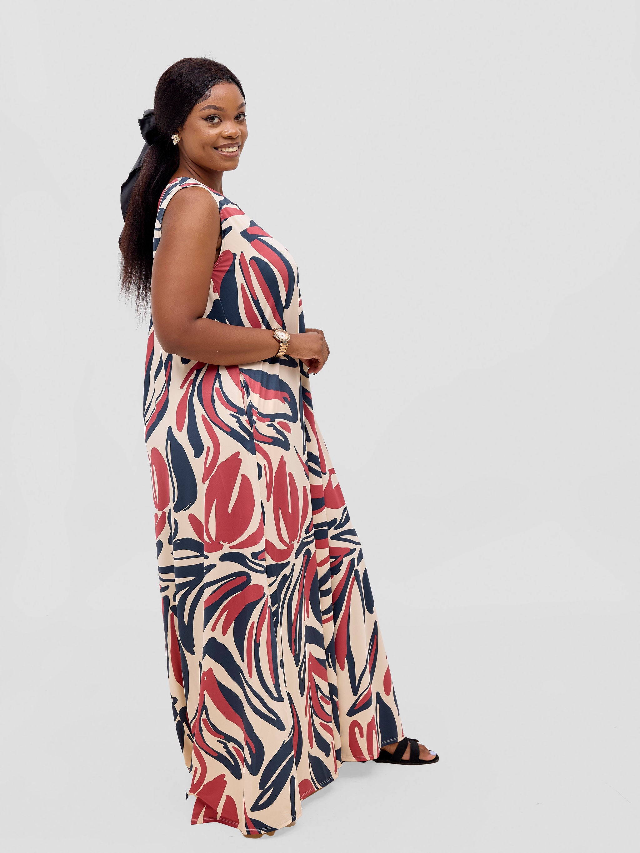Vivo Lumi Back Pleat Maxi Dress - Black / Burgundy Ulira Print