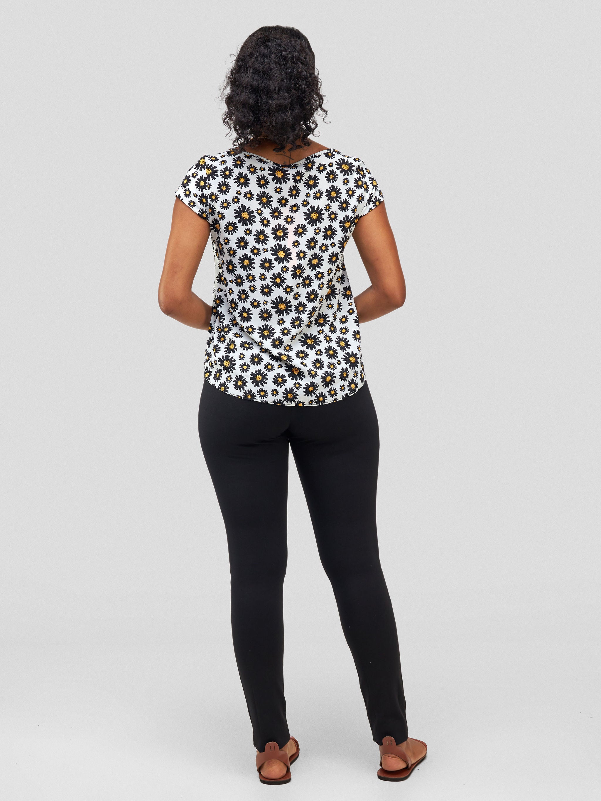 Vivo Basic Crepe Cap Sleeved Top - White / Black Floral Print