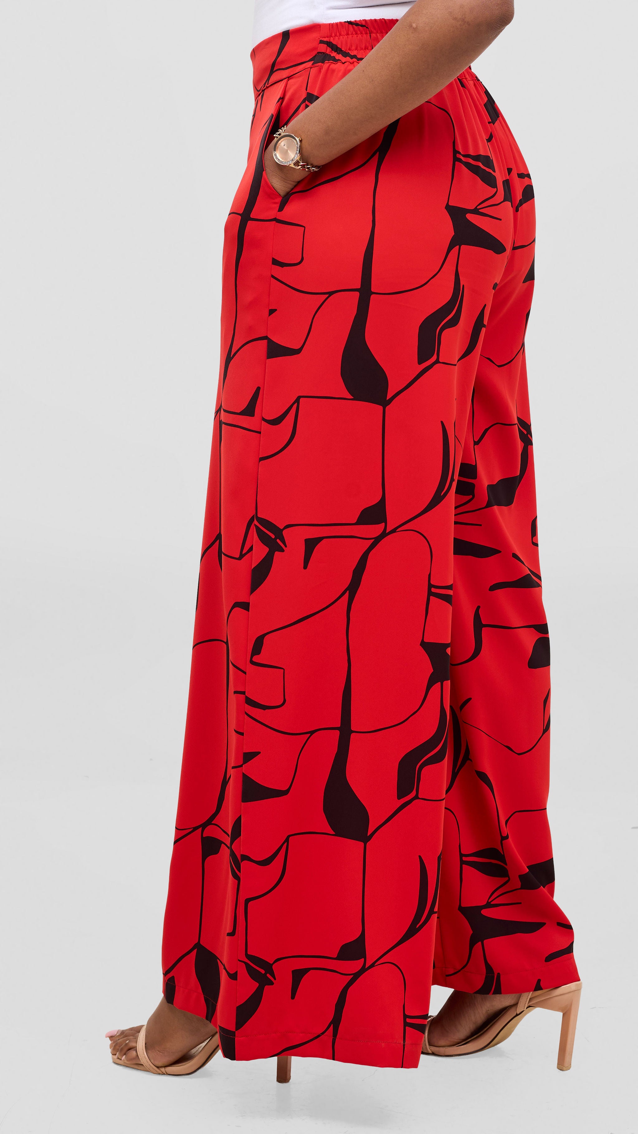 Vivo Liora Wide Leg Pants in Crepe - Red / Black Ziza Print