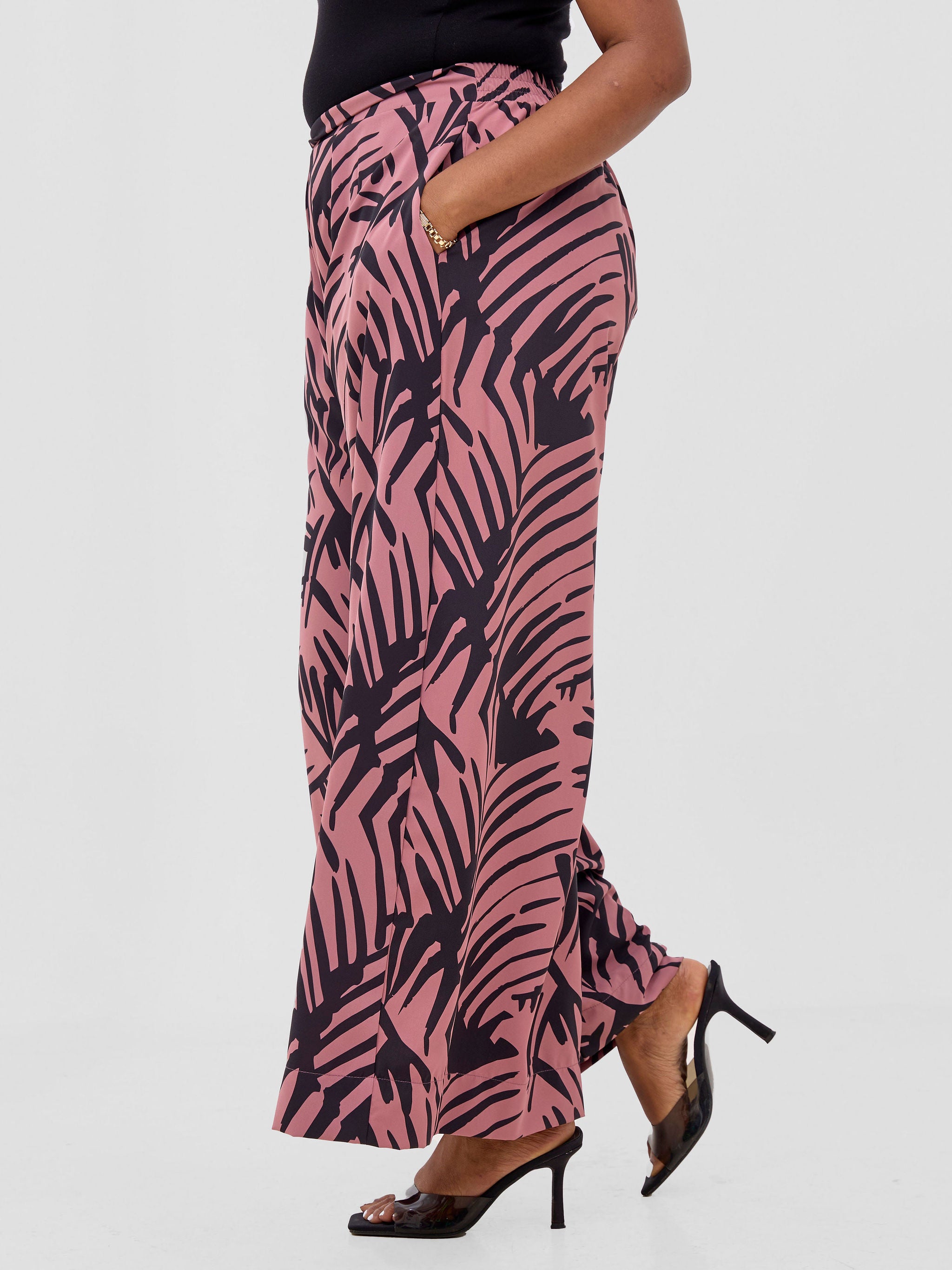 Vivo Ayla Crepe Pants - Light Dust Pink / Black Lala Print
