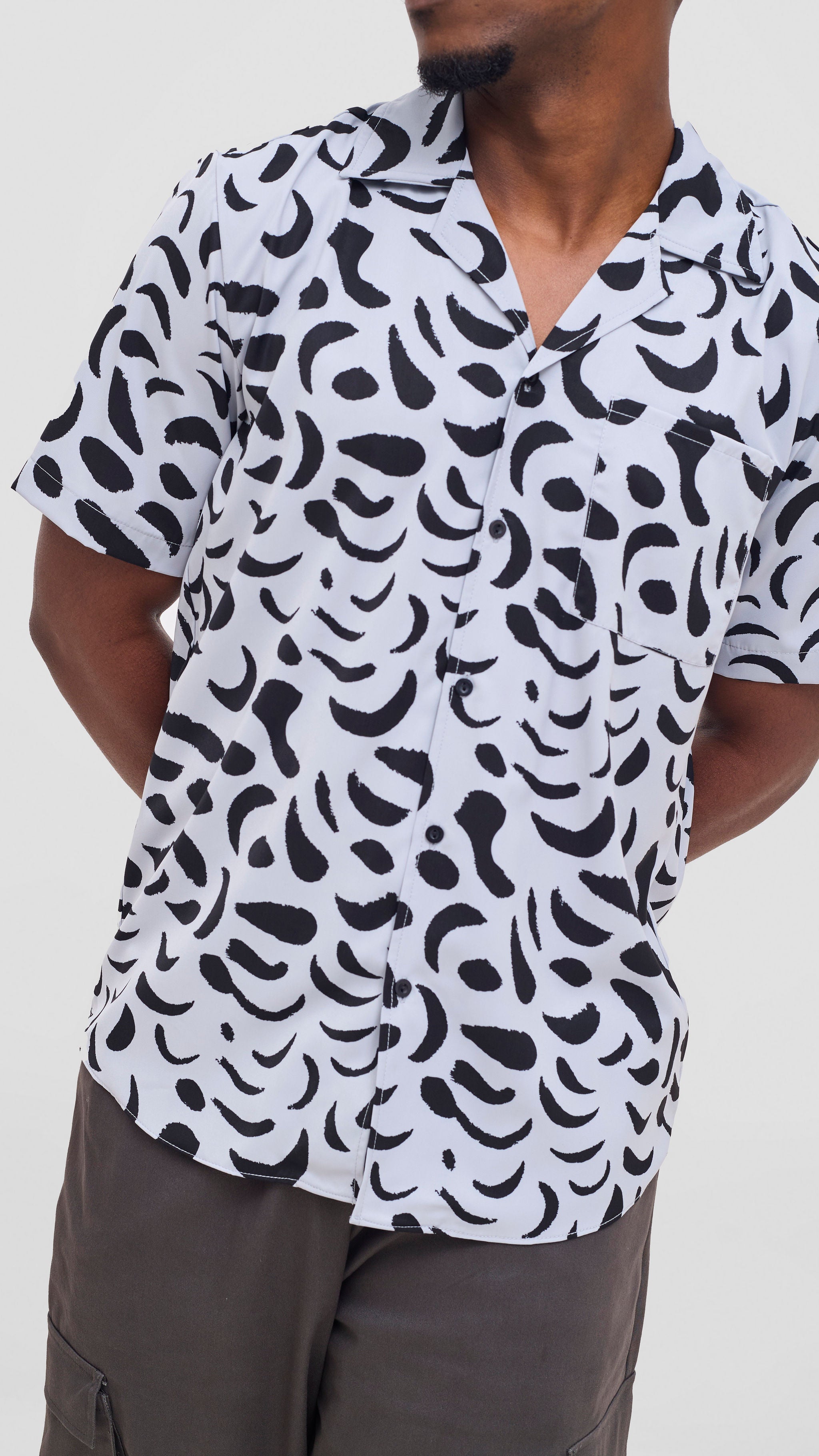 Shiv & Shikie X Safari Printed Short Sleeve Shirt - Grey / Black Ezi Print