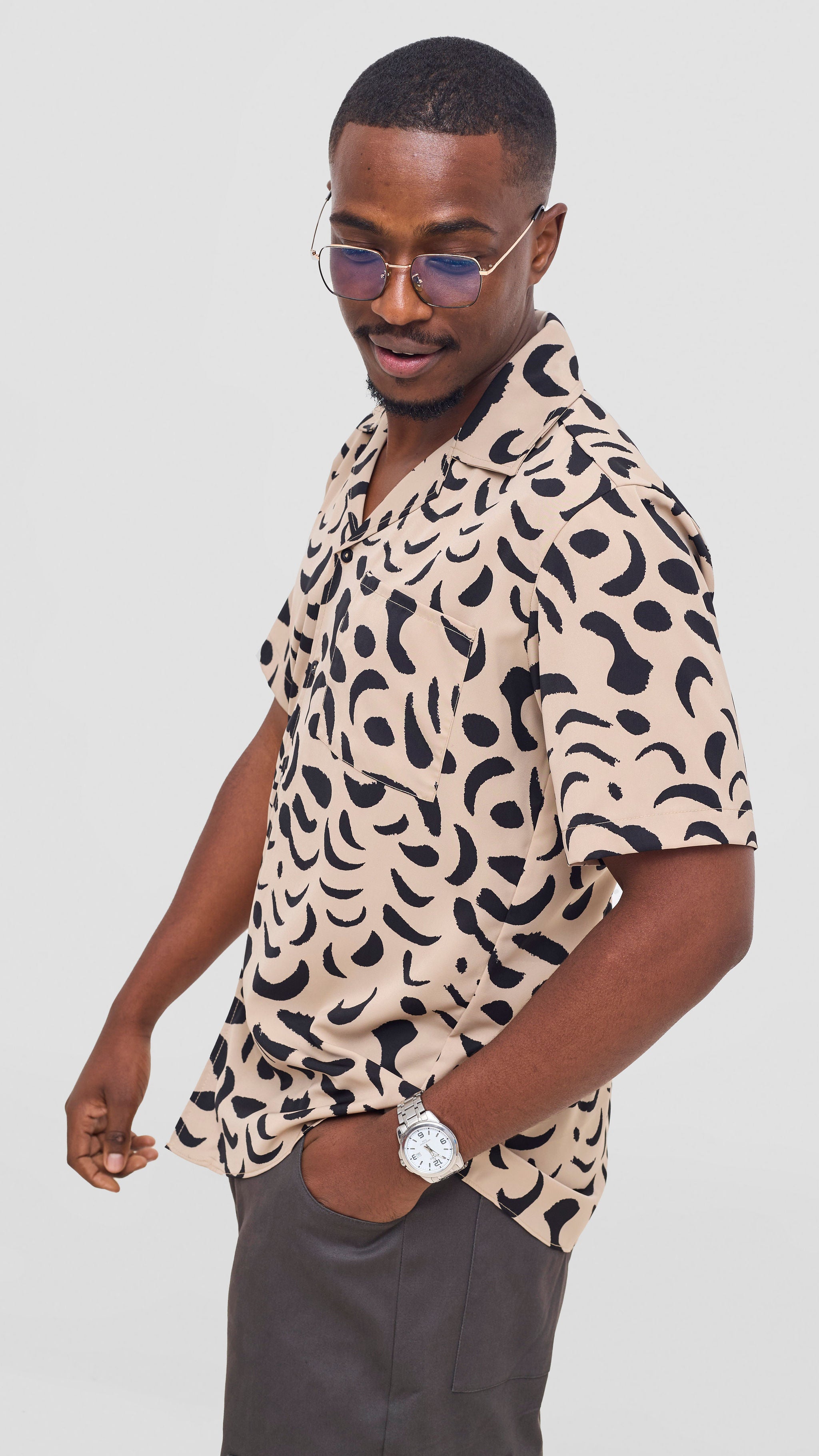 Shiv & Shikie X Safari Printed Short Sleeve Shirt - Taupe  / Black Ezi Print