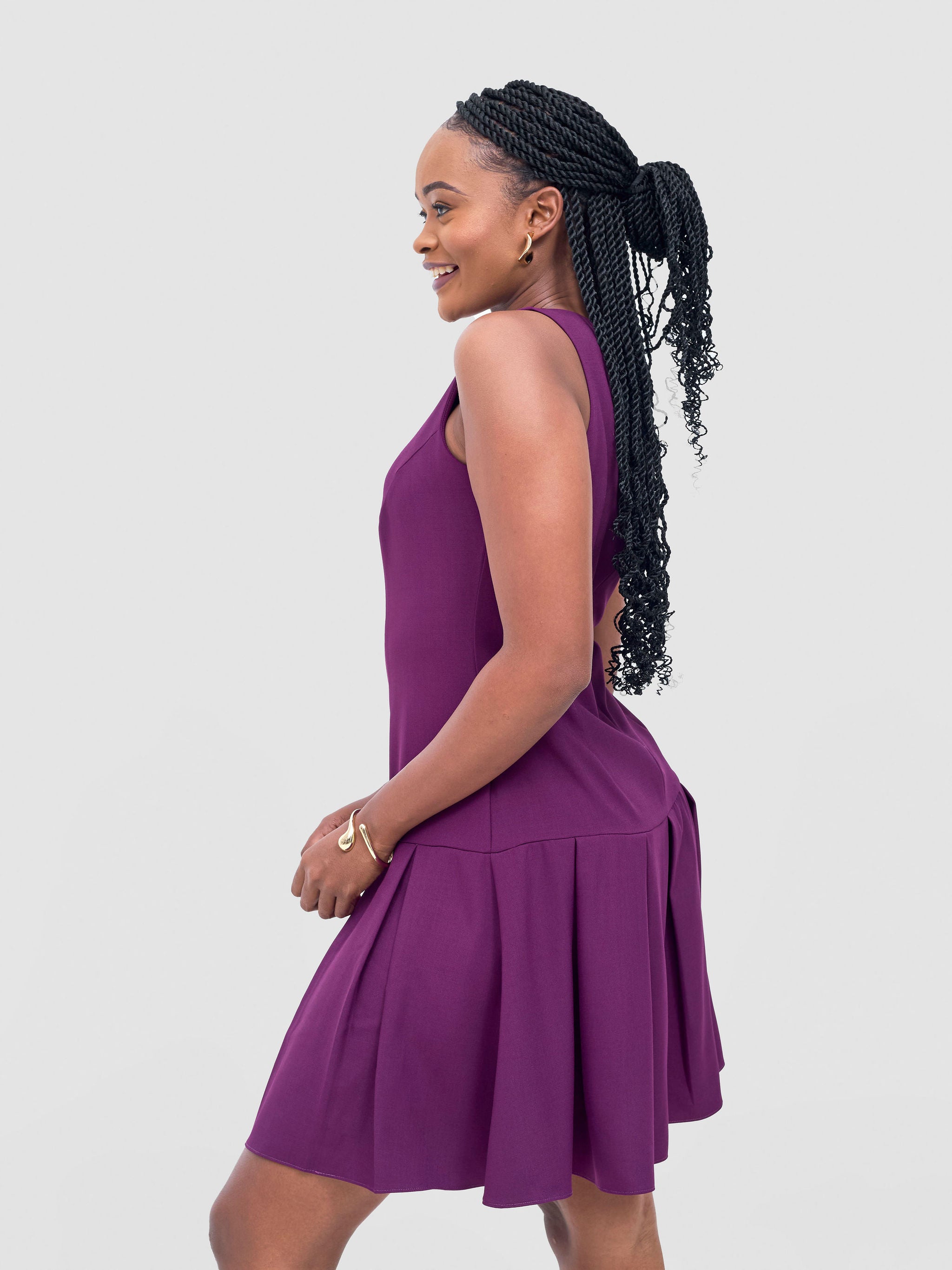 Vivo Niari Sleeveless Pleated Dress - Magenta