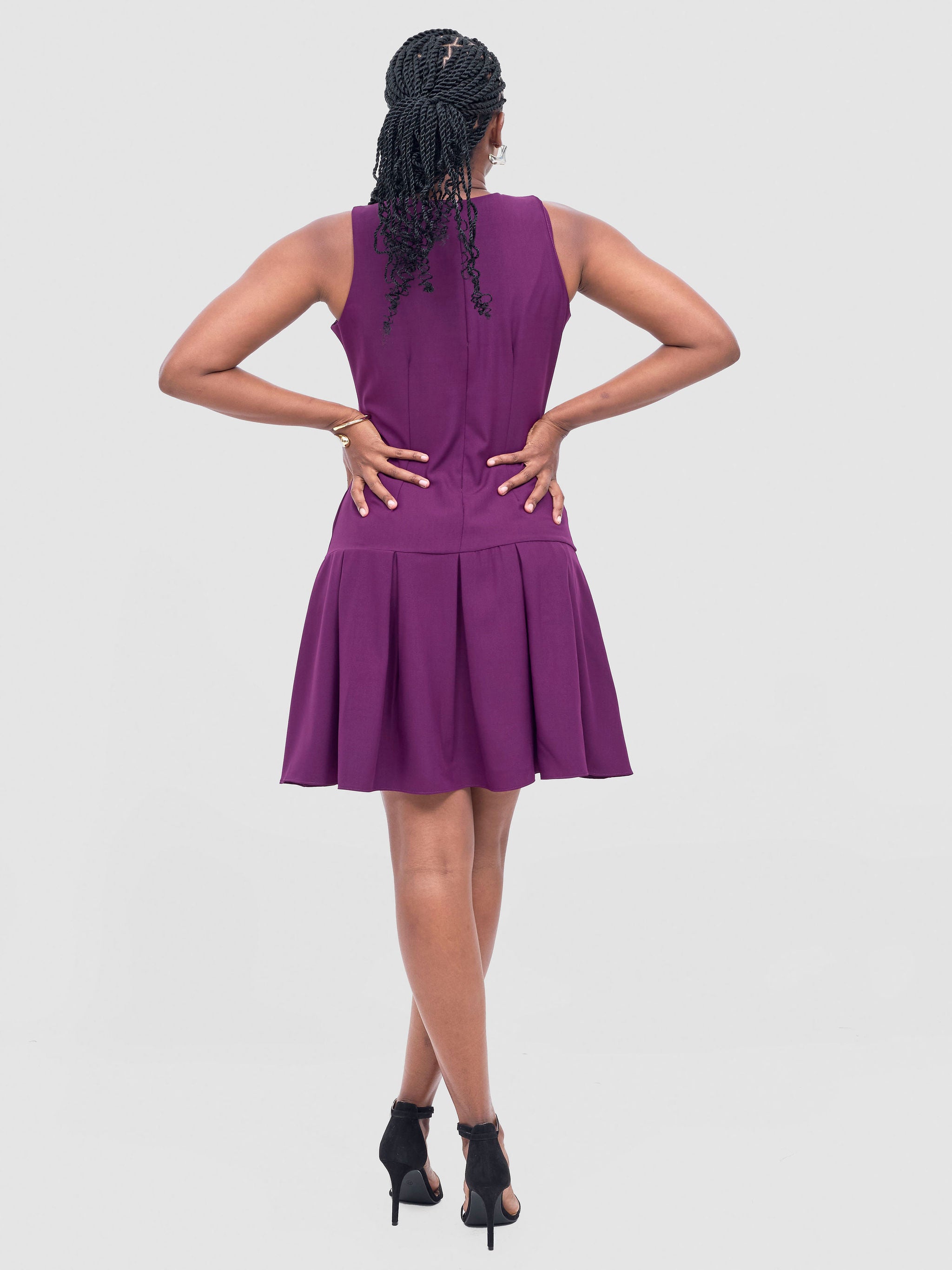 Vivo Niari Sleeveless Pleated Dress - Magenta