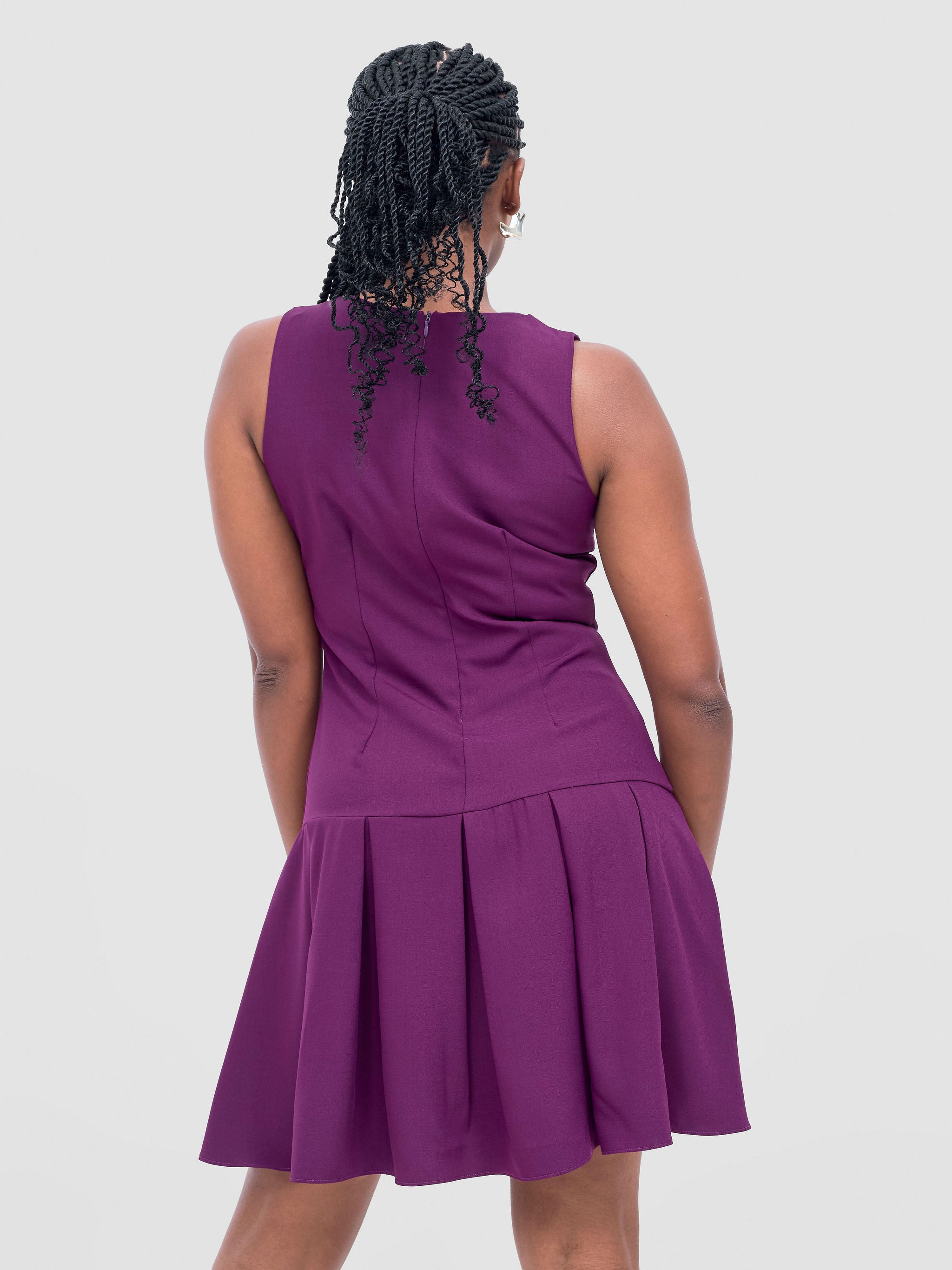 Vivo Niari Sleeveless Pleated Dress - Magenta