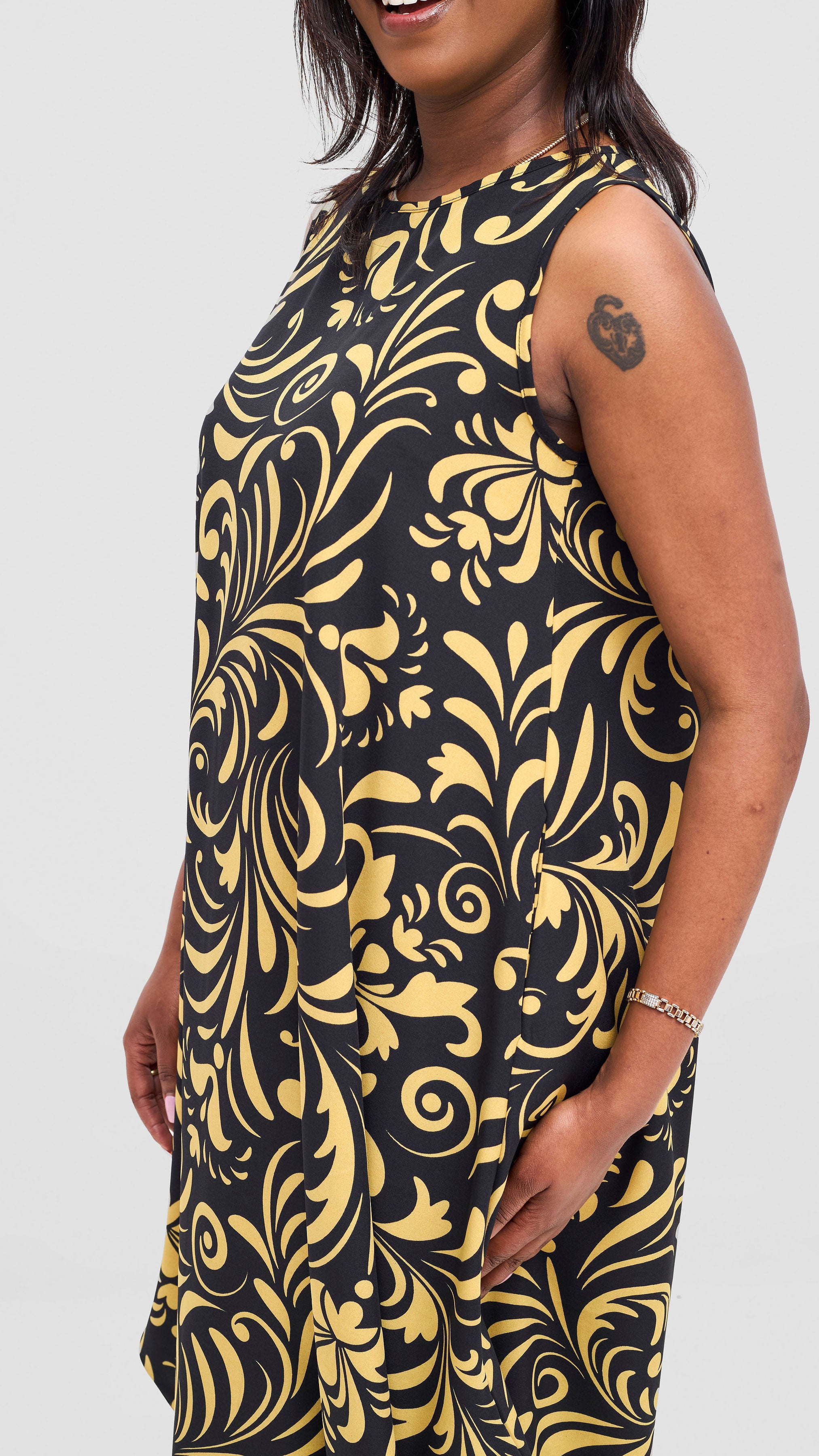 Vivo Seli Maxi Dress - Black / Olive Print