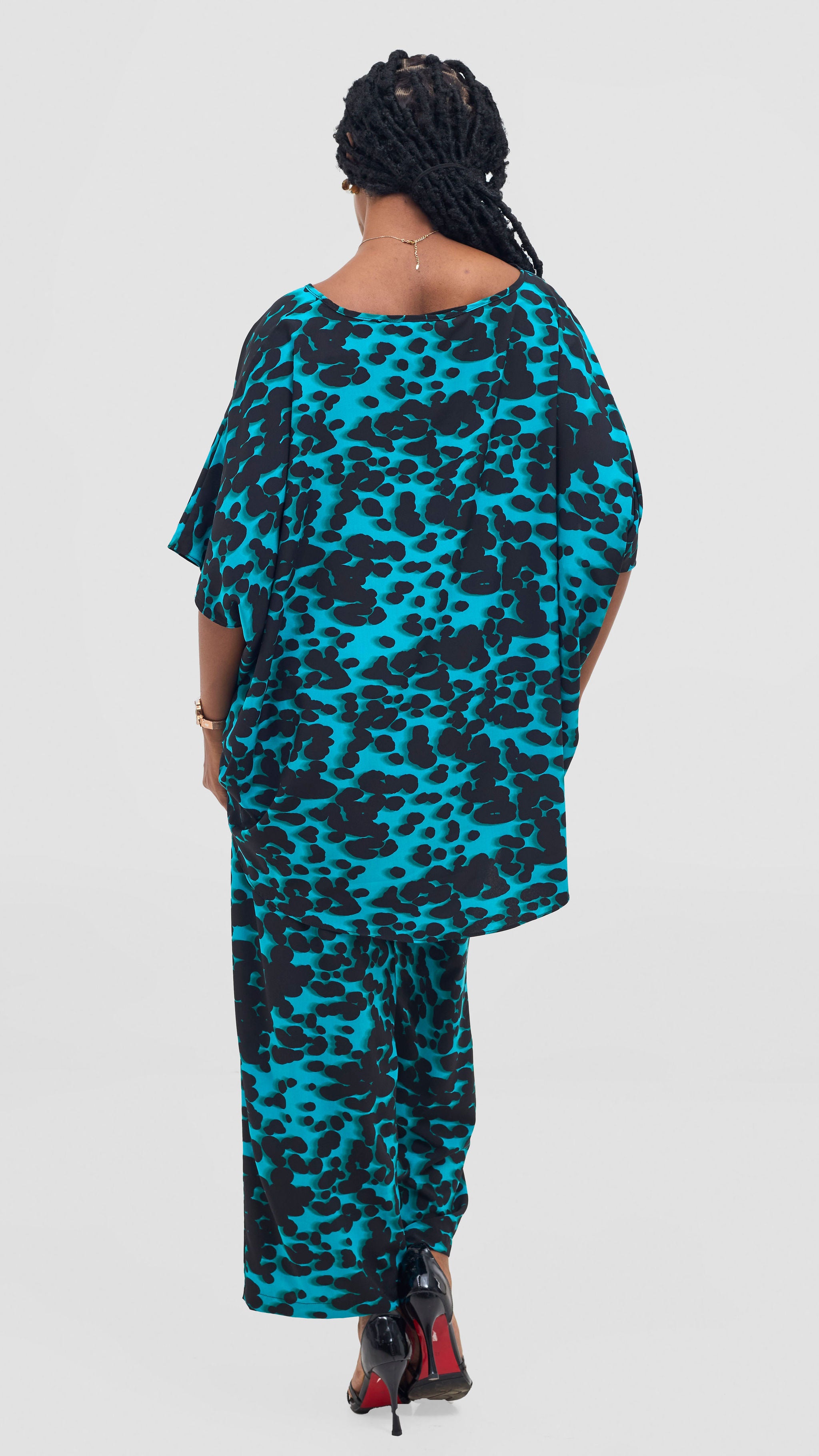 Vivo Maisha Wide High Low Top - Teal / Black Print