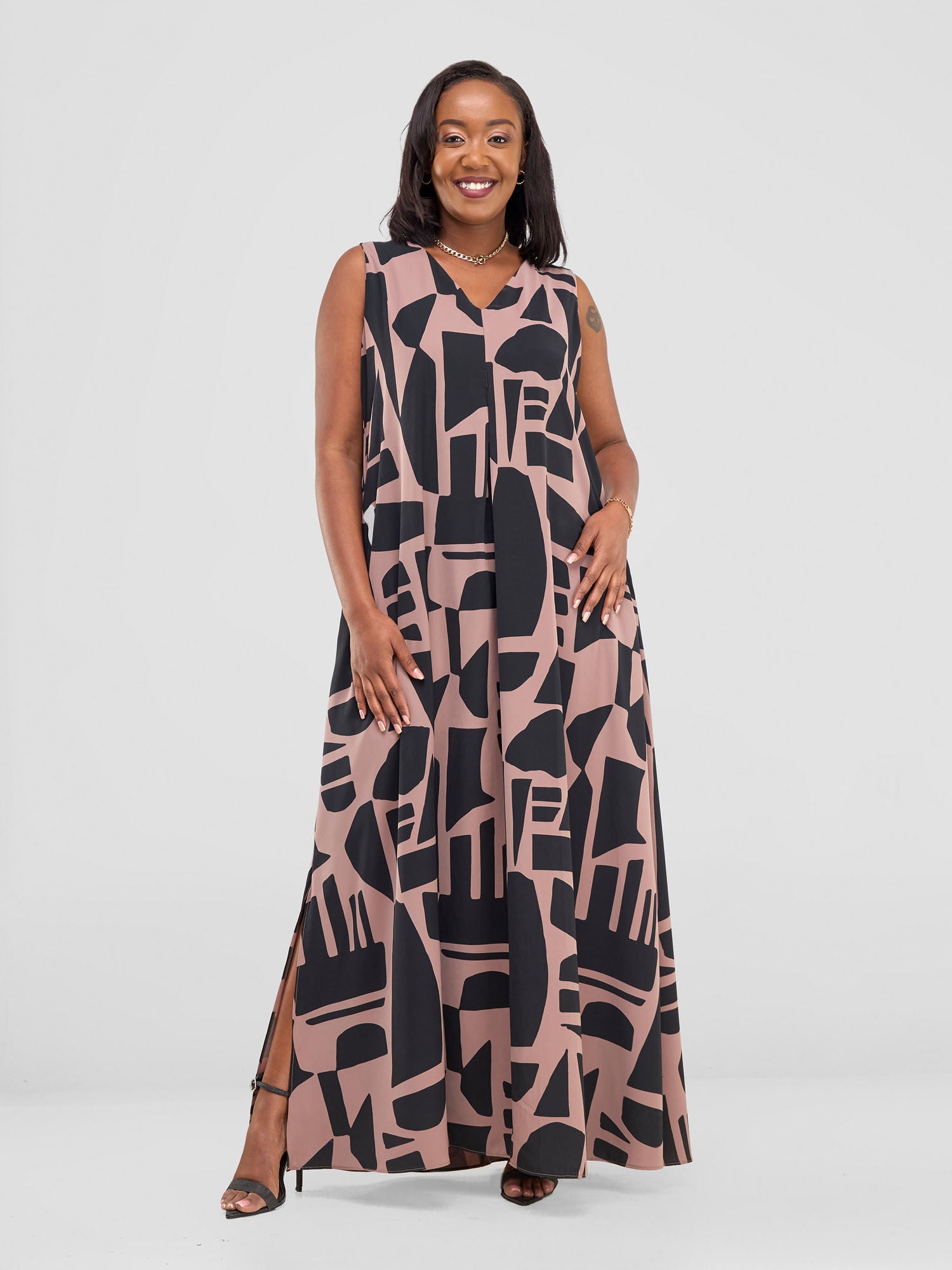 Vivo Ava Front Pleat Maxi Dress - Beaver / Black Samba Print