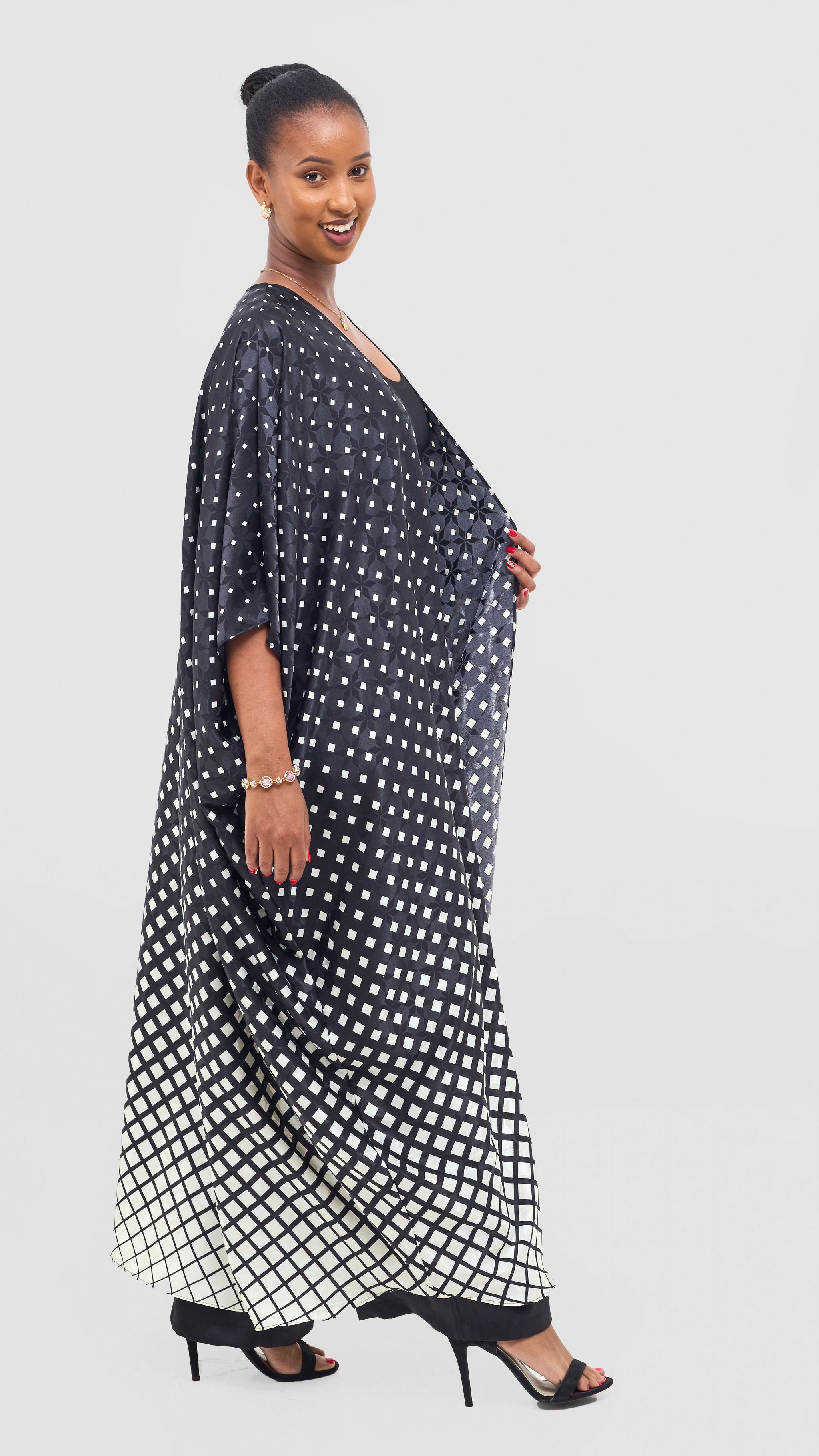 Vivo Ayla Maxi Kimono - Black / Cream Wari Print
