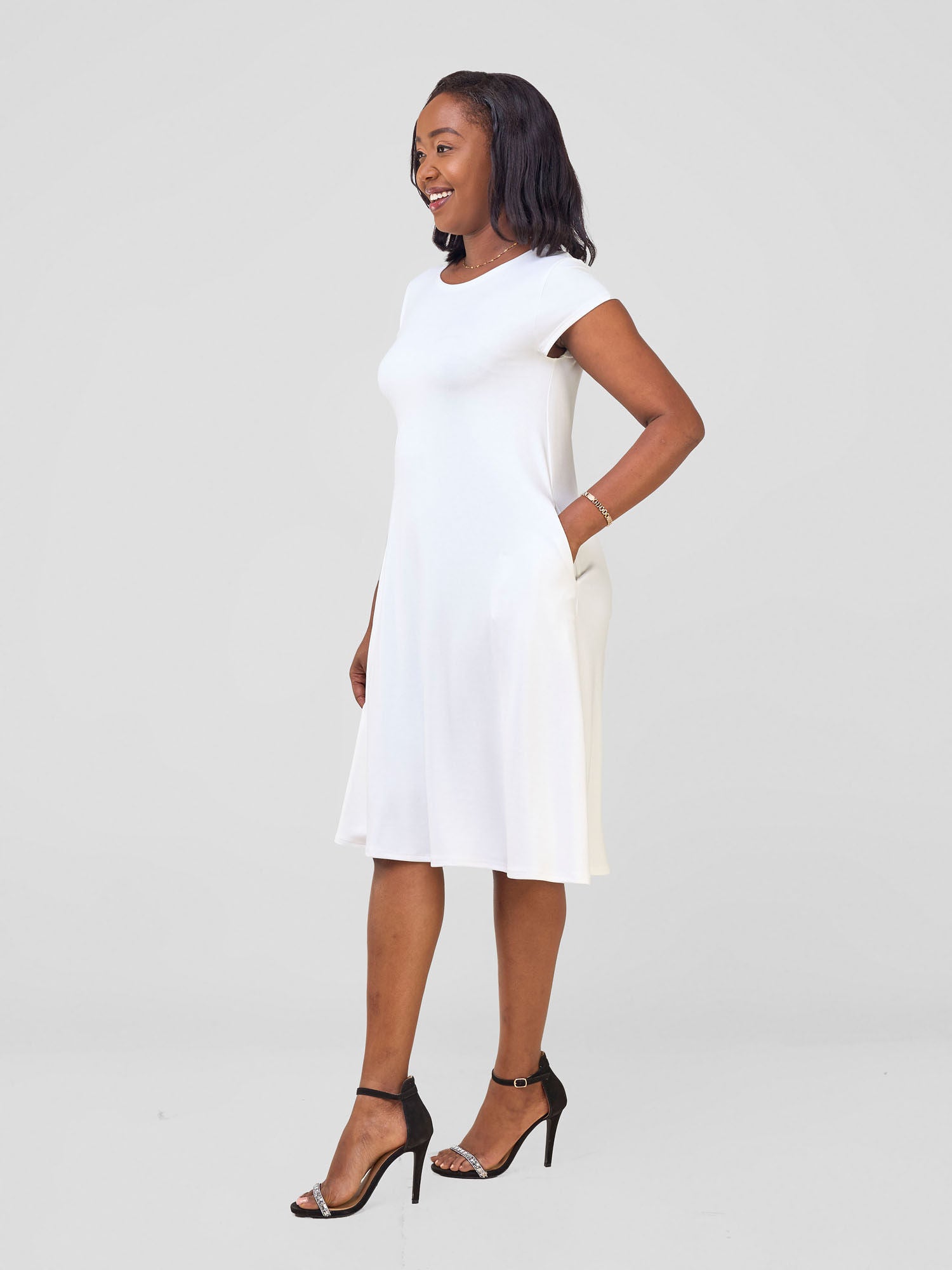 Vivo Leila Cap Sleeve Tent Knee Length Dress - White