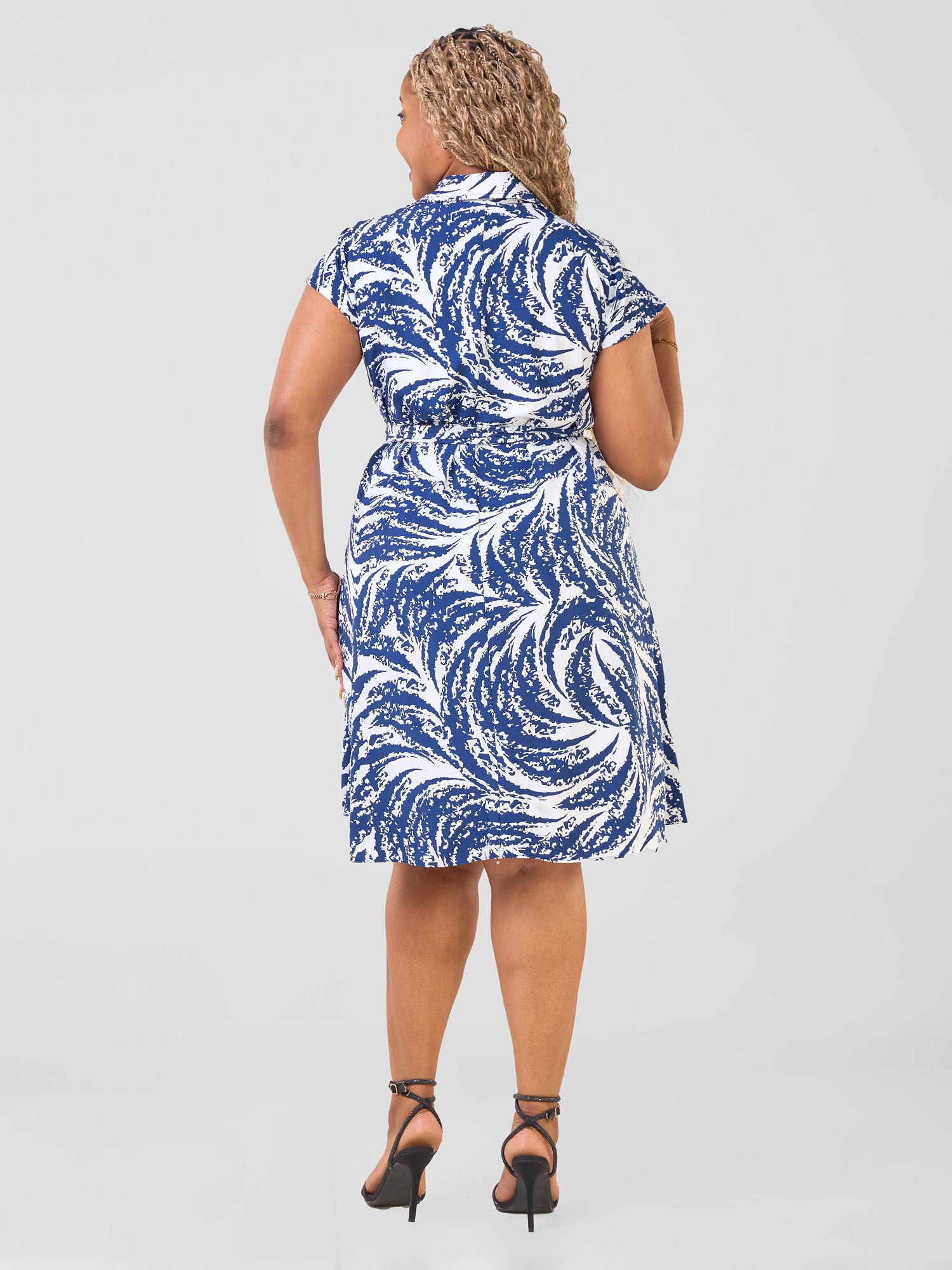 Vivo Zuri Cap Sleeve Knee Length Dress -Navy / White Uri Print