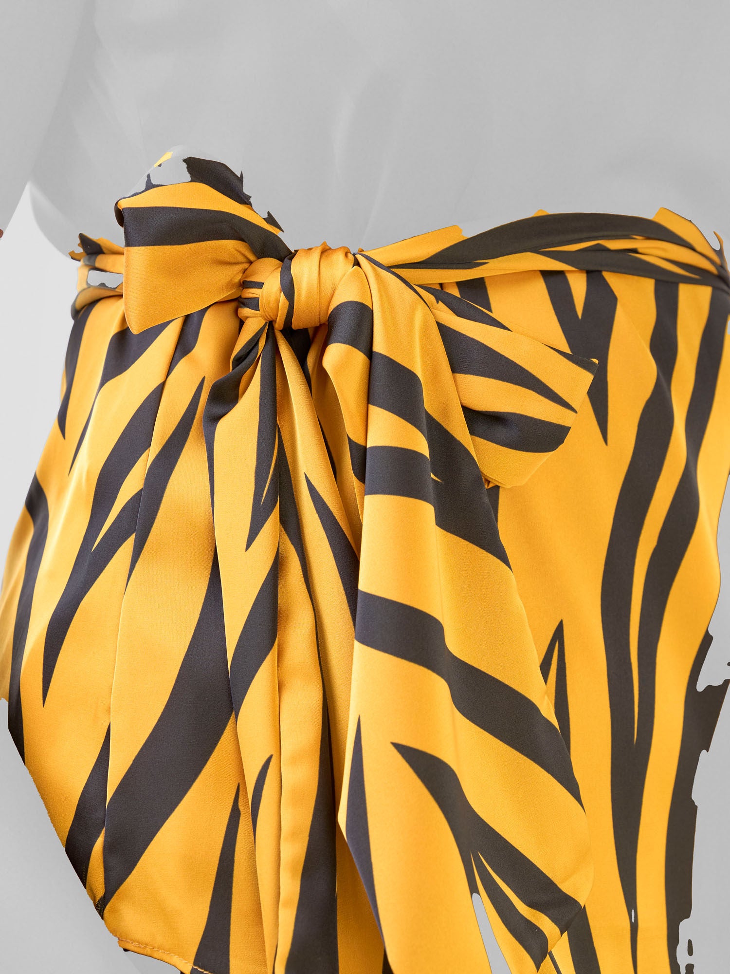 Vivo Raha Waist Tie Top - Mustard/ Black Ameli Print