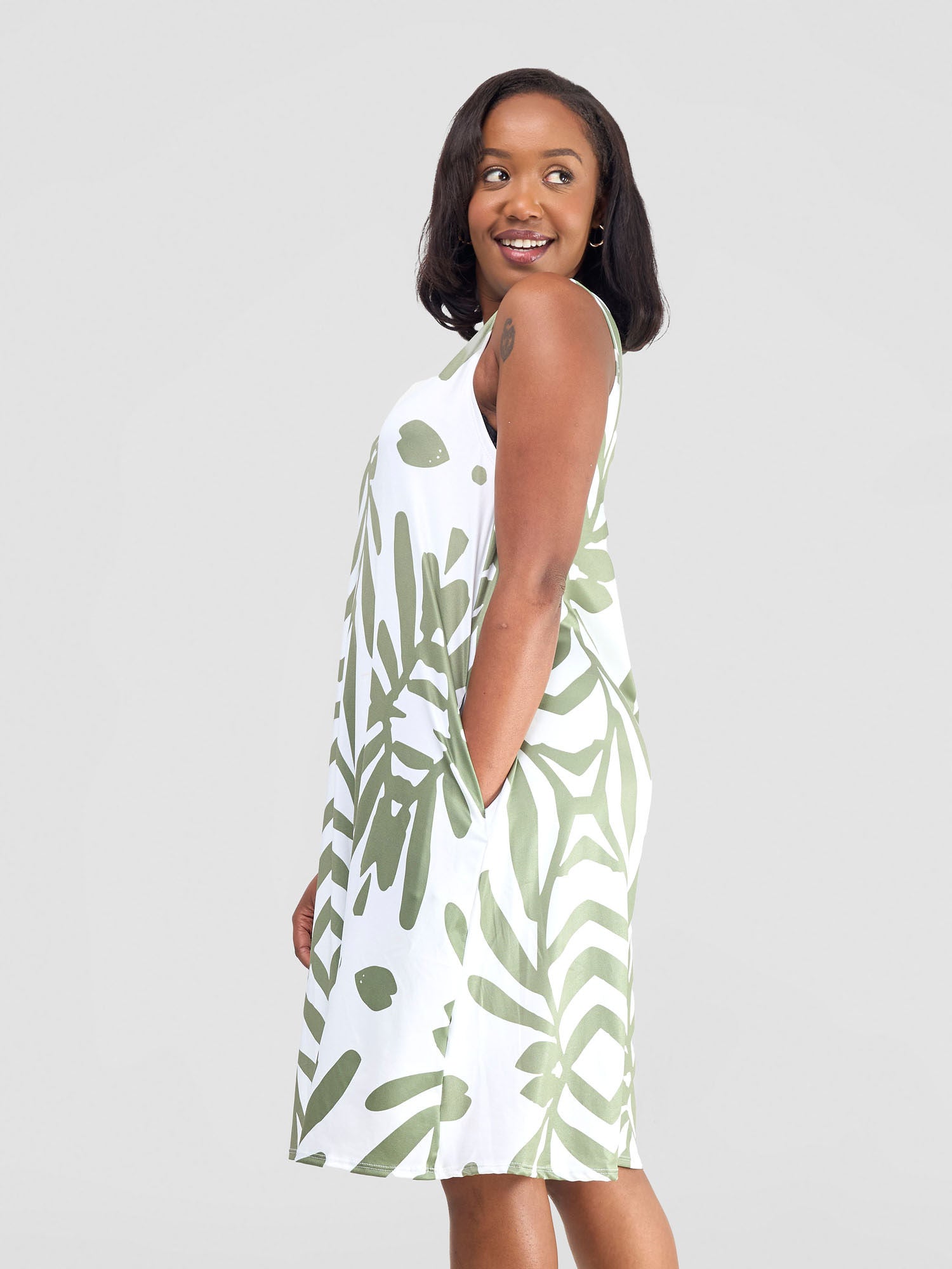 Vivo Amara Back Pleat Dress - Hunters / White Ukwi Print