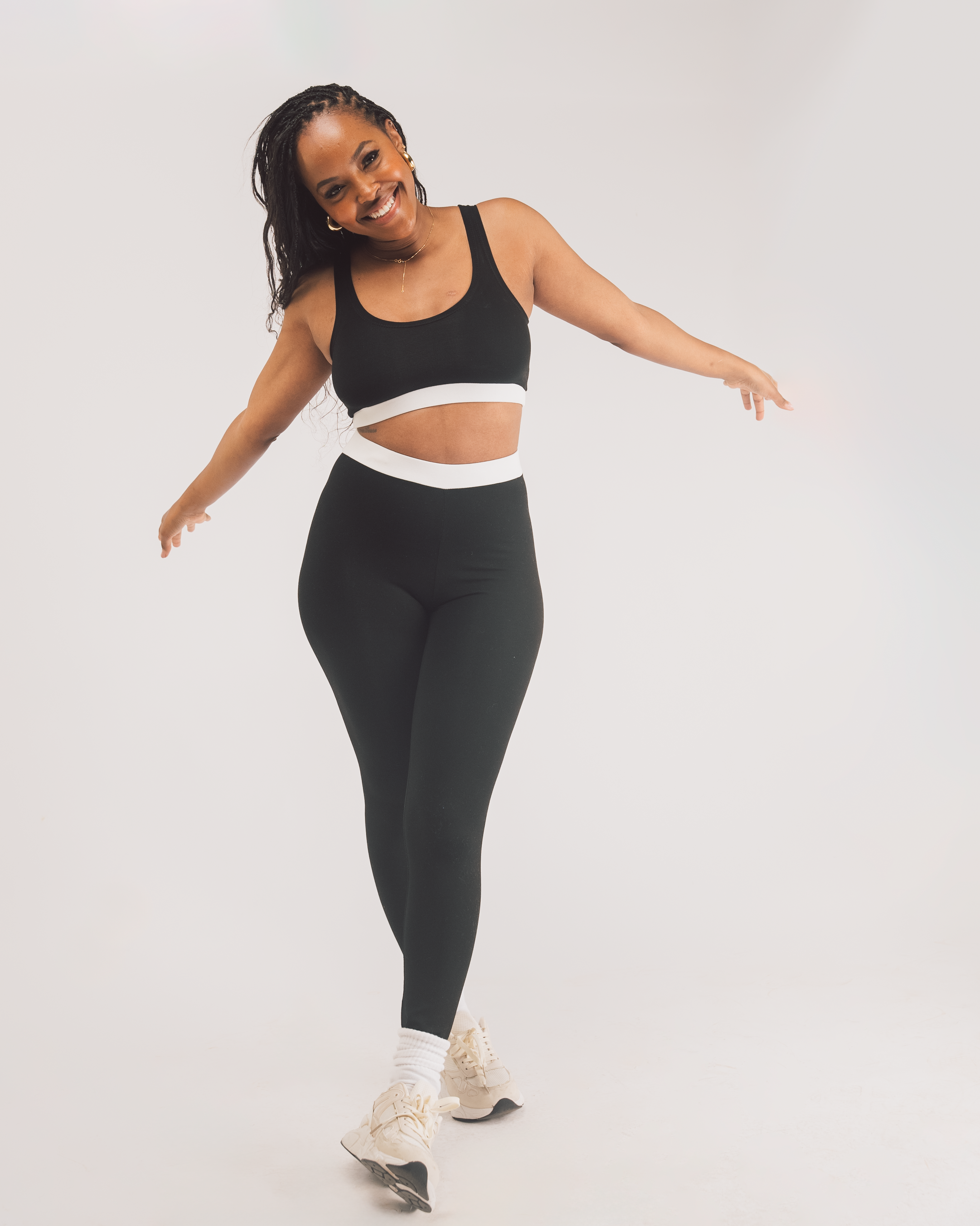 Vivo X This Is Essential Scooped Neck Bralette - Black / White