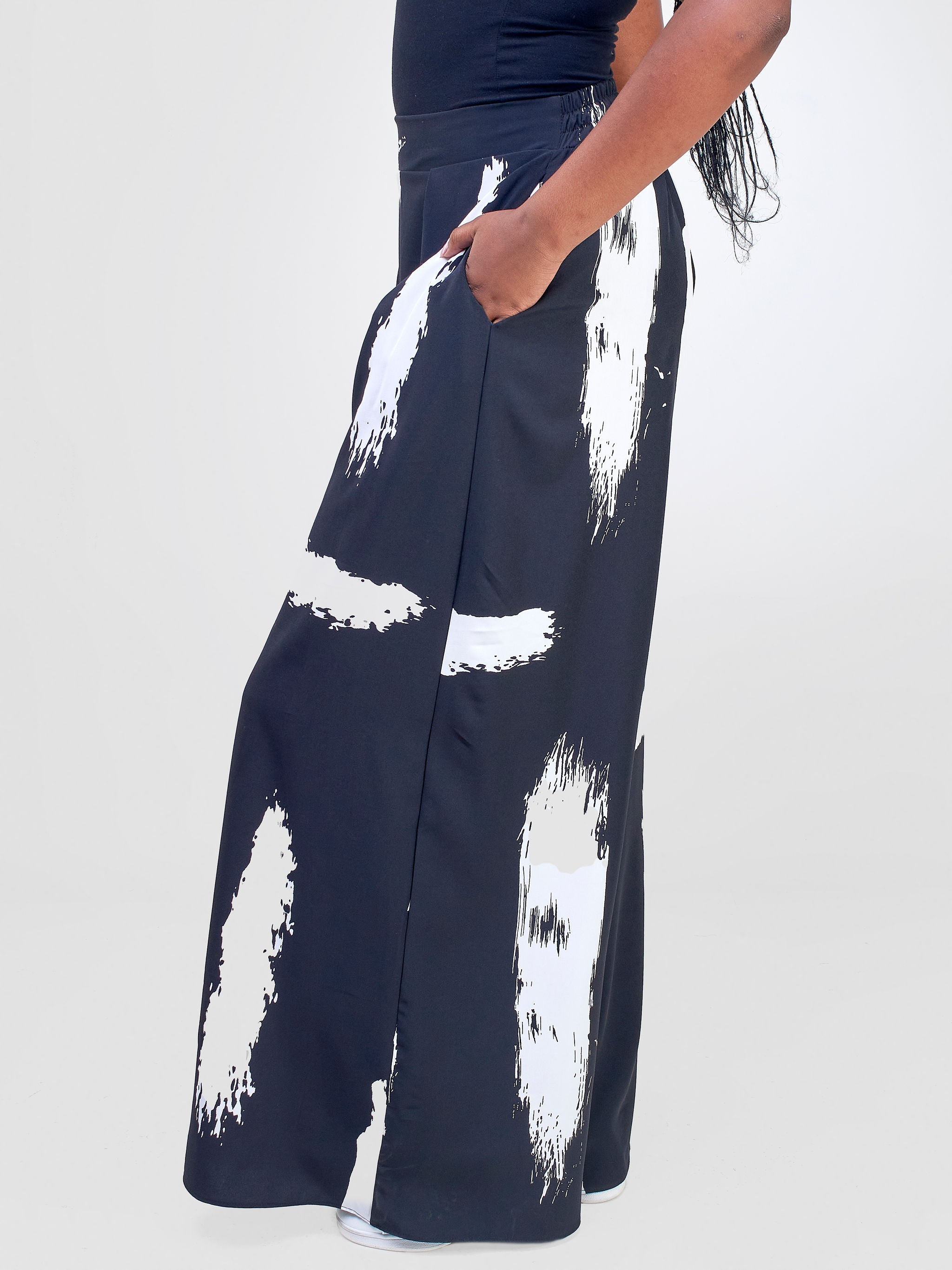 Vivo Basic Crepe Pants - Black / White Print