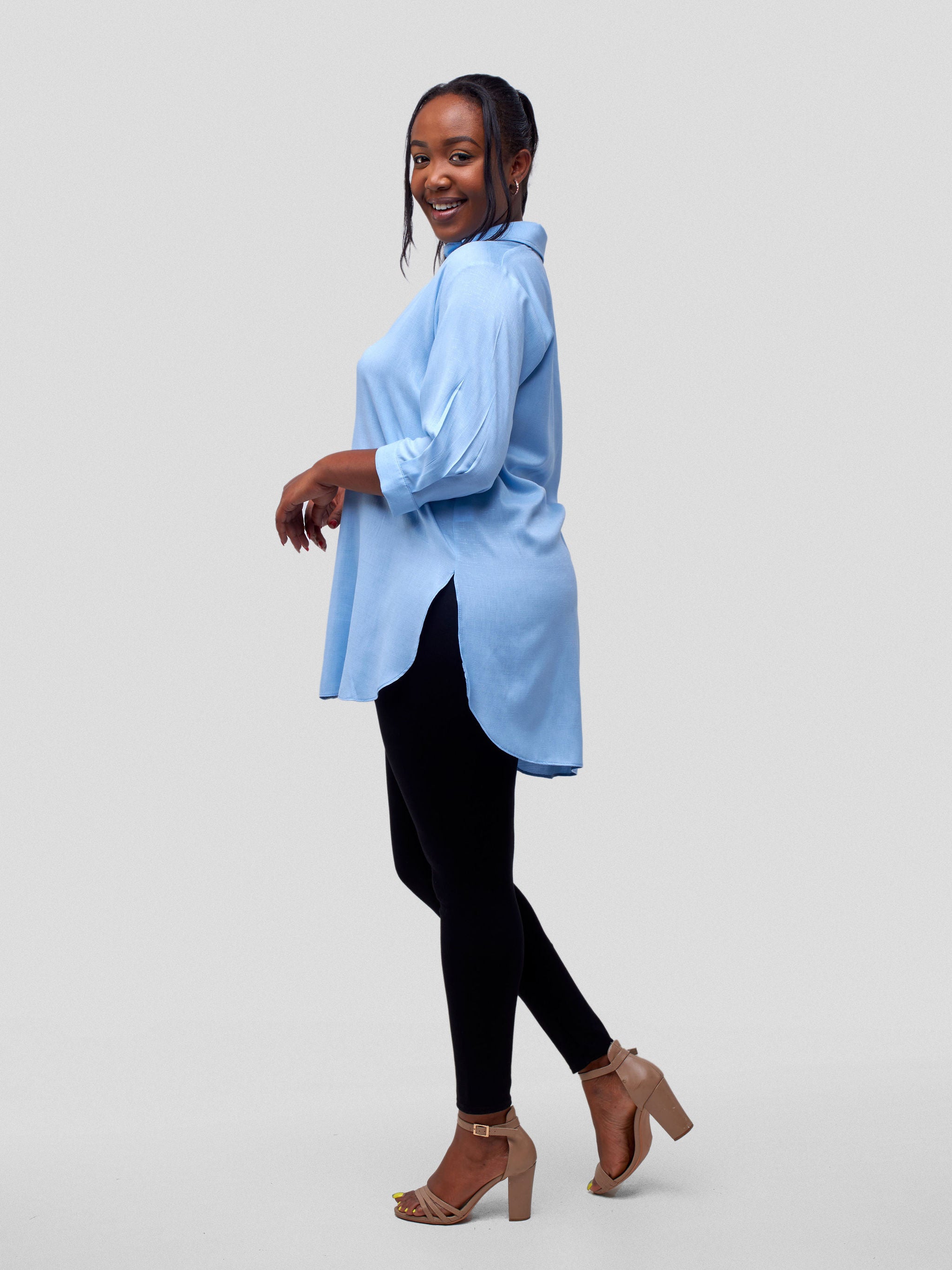 Vivo Ava 3/4 Sleeve Loose Top - Light Blue