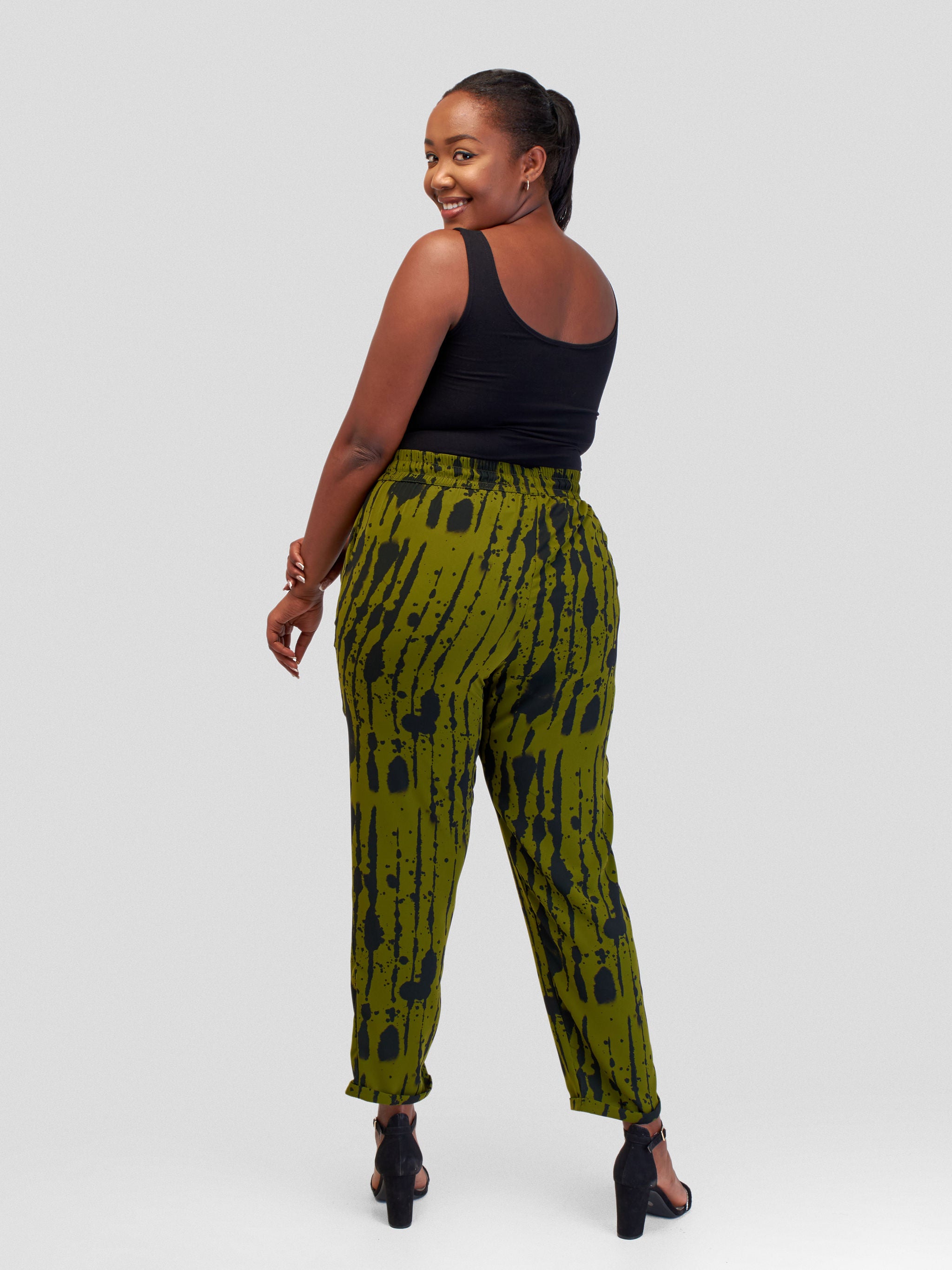 Vivo Ava Tapered Pants - Black / Olive Green Mistari Print