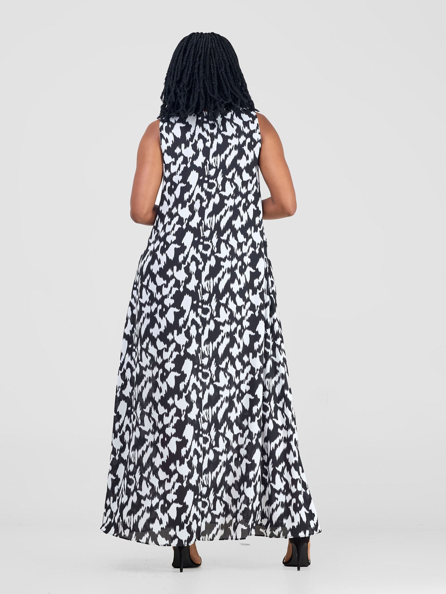 Vivo Ava Front Pleat Maxi Dress - Black / White Print