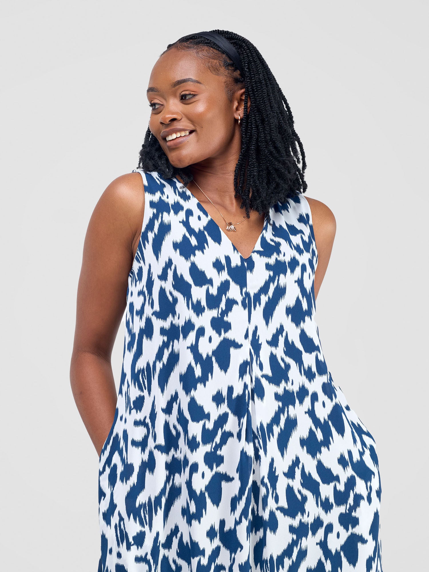 Vivo Ava Front Pleat Maxi Dress - Navy / White Print