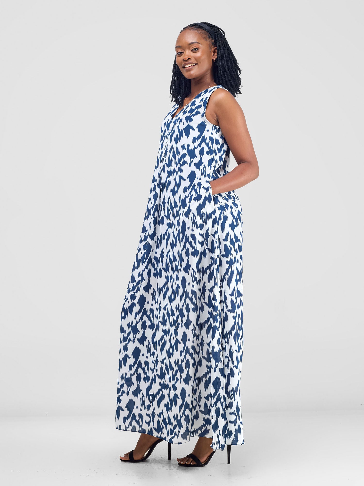Vivo Ava Front Pleat Maxi Dress - Navy / White Print