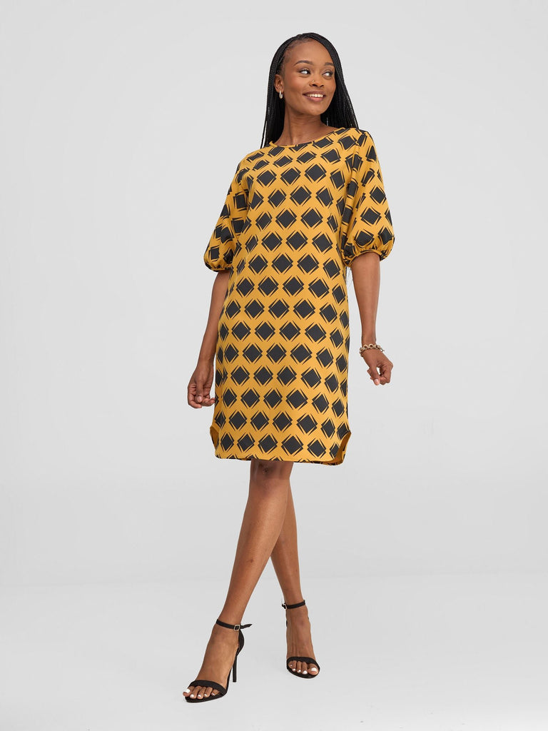 Vivo Sia 3/4 Bishop Sleeve Shift Dress (Petite) - Mustard / Black Gola Print - Shopzetu