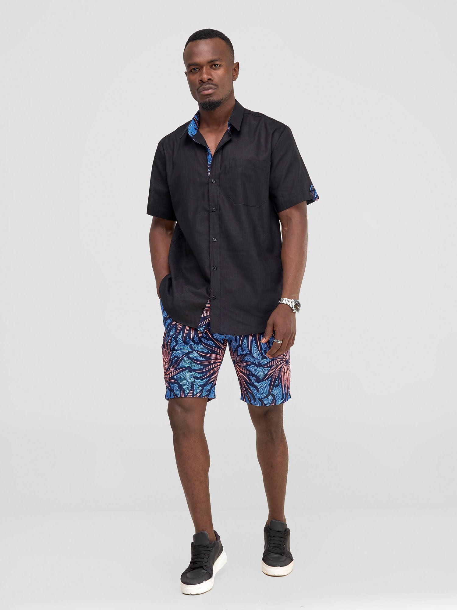 Safari Men's Short Sleeve Shirt - Black / Tana Print