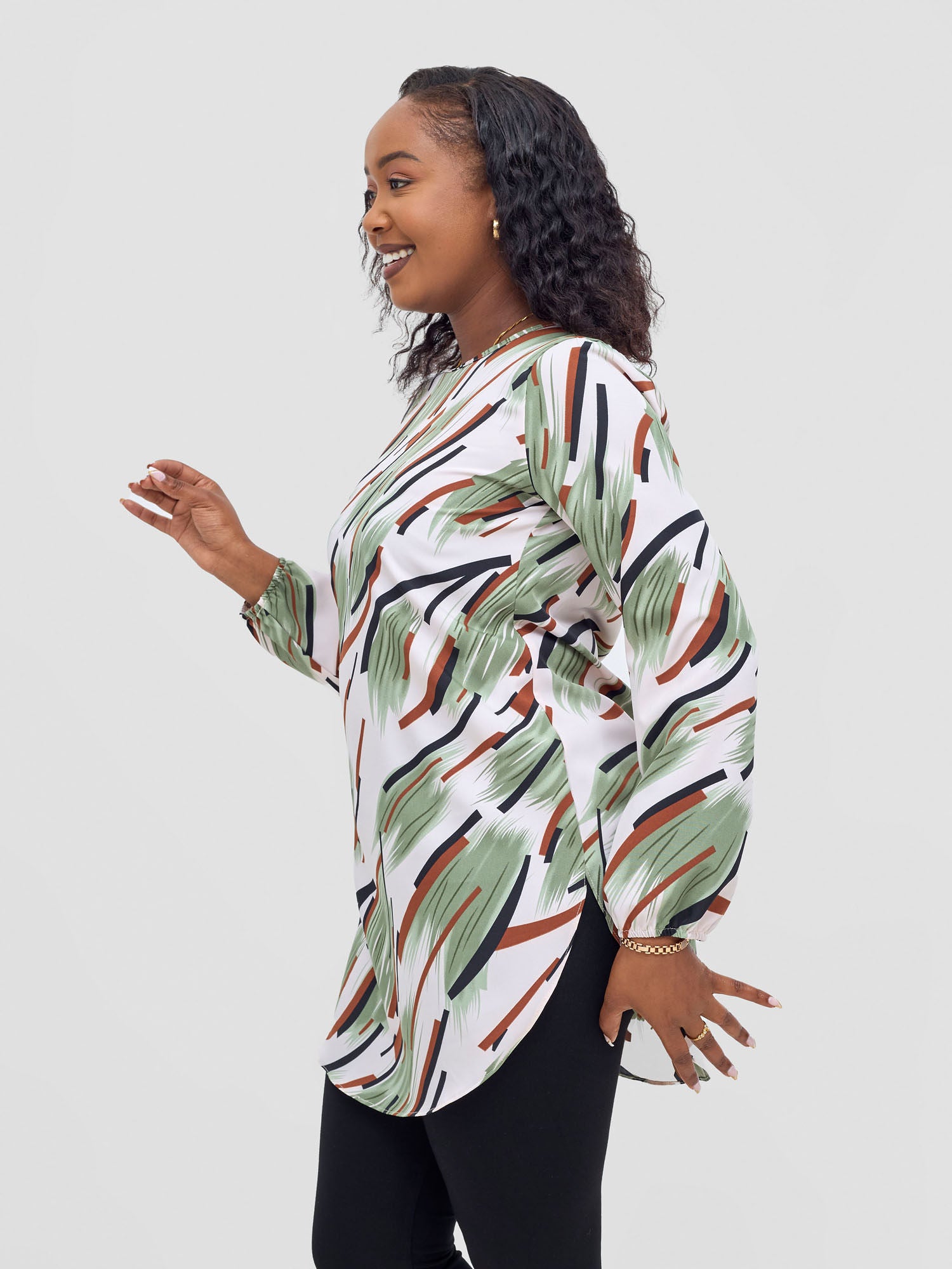 Vivo Basic Tsavo Scalloped Chiffon Top - Cream / Hunters Liwi Print