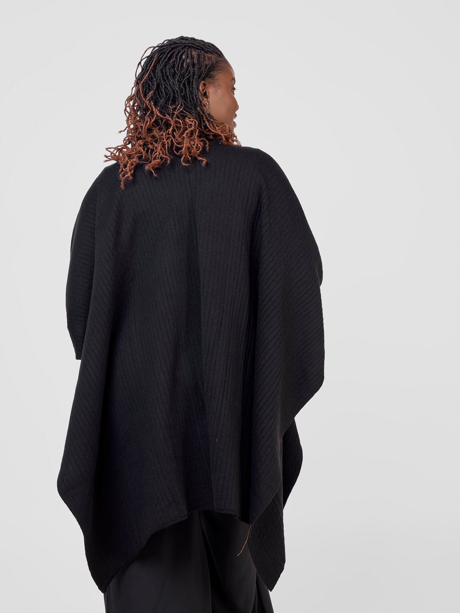 Vivo Adama Poncho - Black