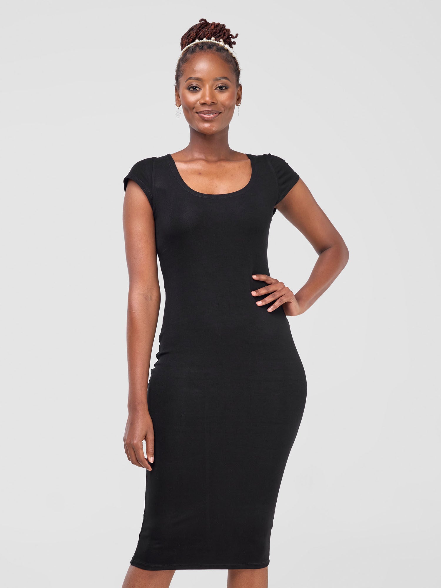 Vivo Basic Cap Sleeved Leila Dress - Black