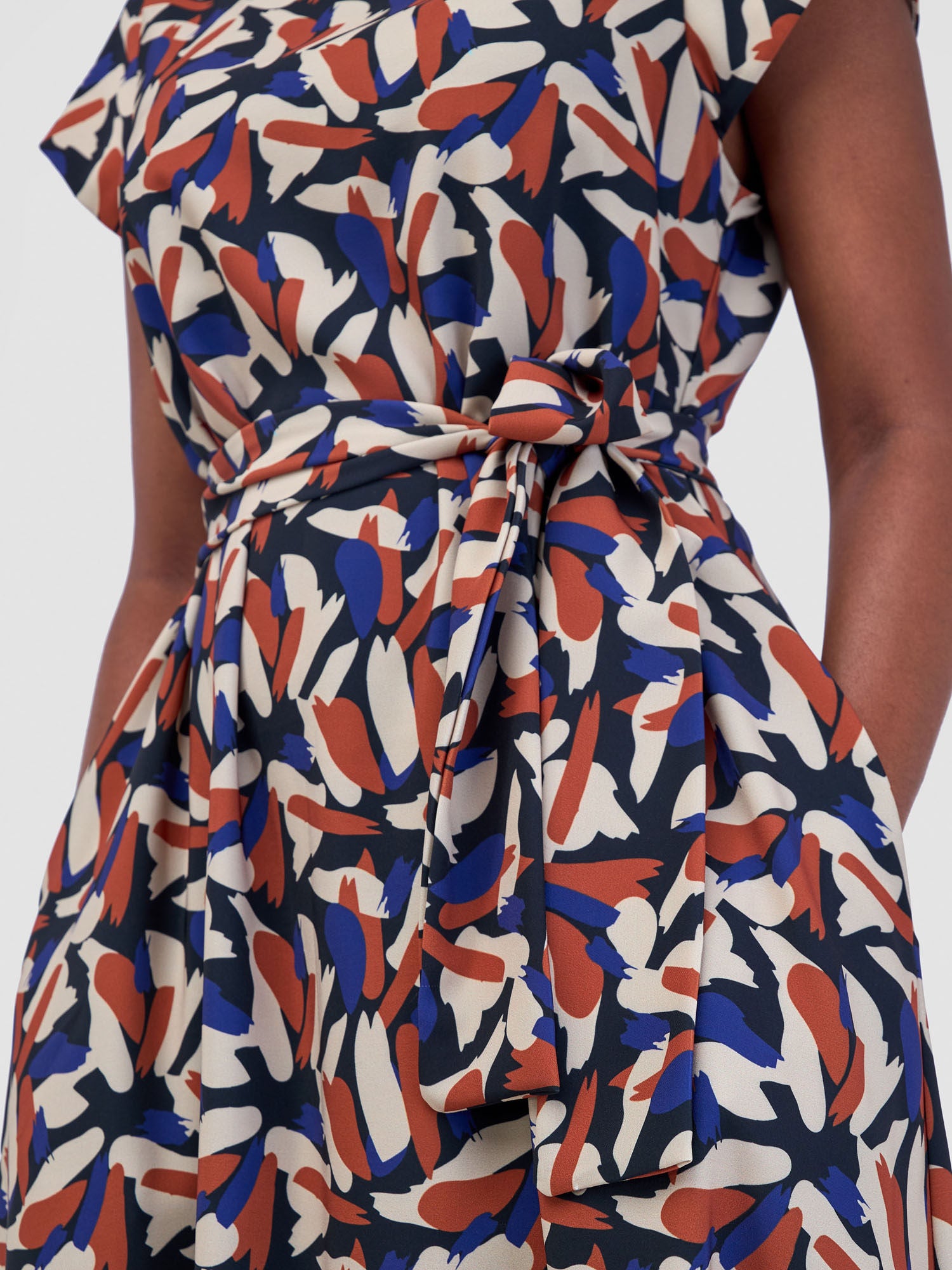 Vivo Basic Cap Sleeve Tent Knee Length Dress - Beige / Brown Mawi Print