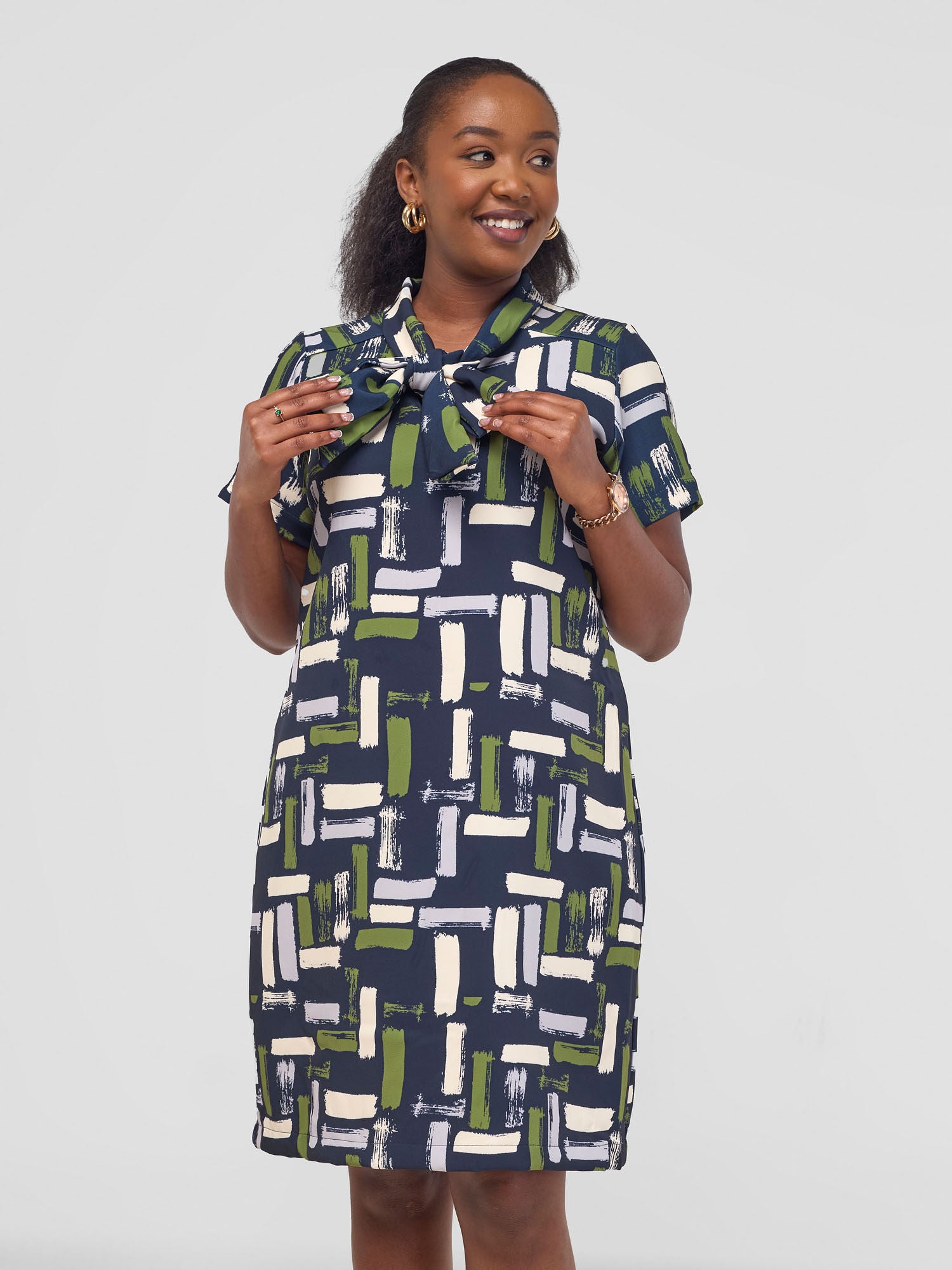 Vivo Arafa Short Sleeve Shift Dress - Black / Olive Print