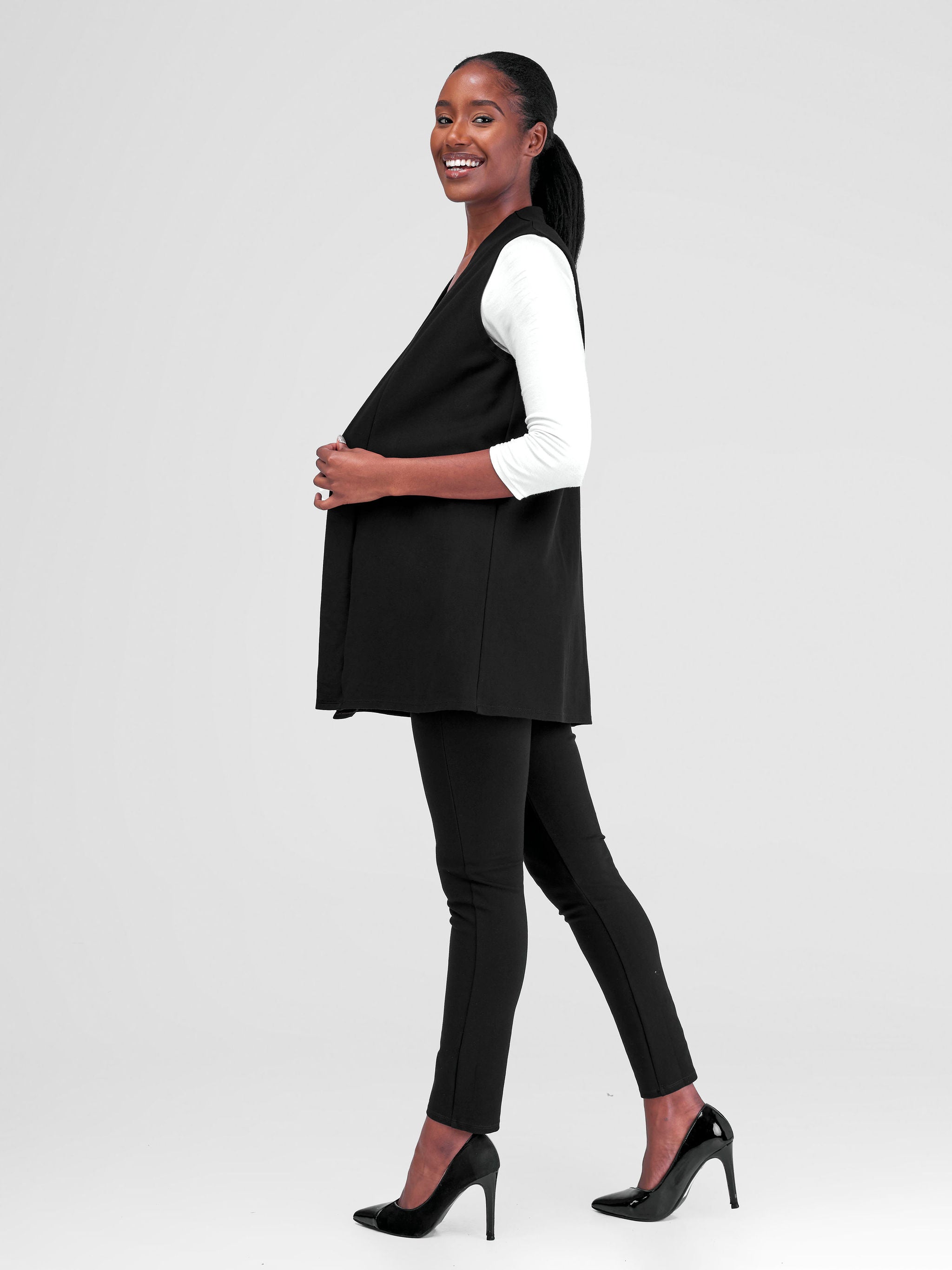 Vivo Azawi Sleeveless Overcoat - Black