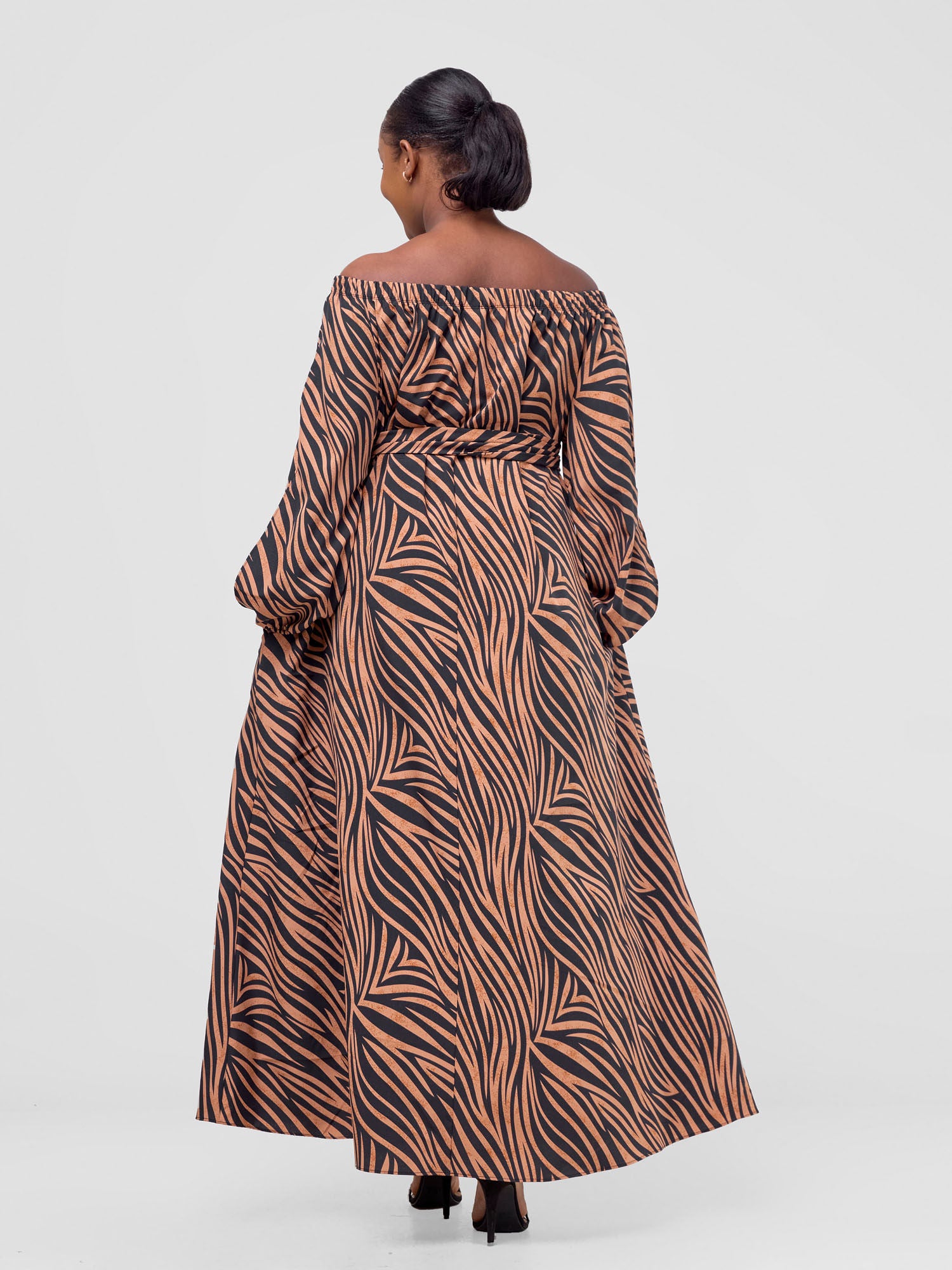 Vivo Yumi Off Shoulder Maxi Dress - Black / Brown Print
